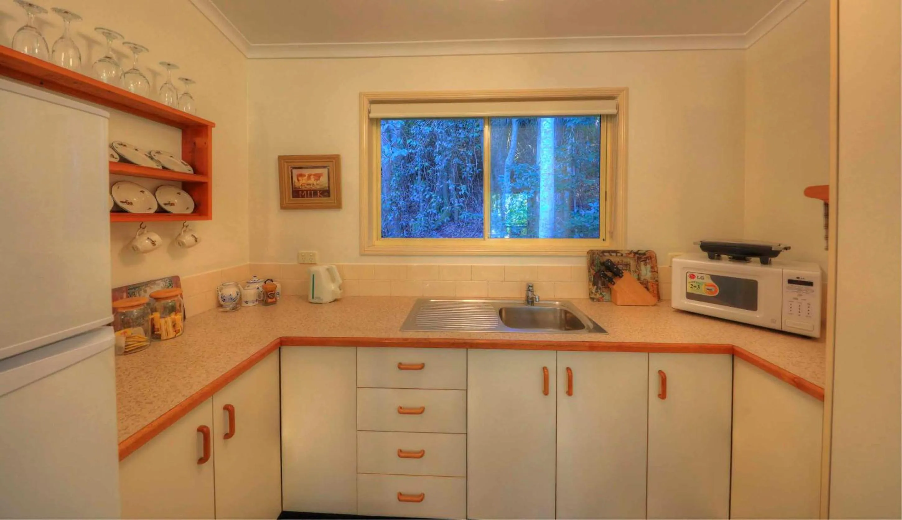 Kitchen or kitchenette in The Falls Montville