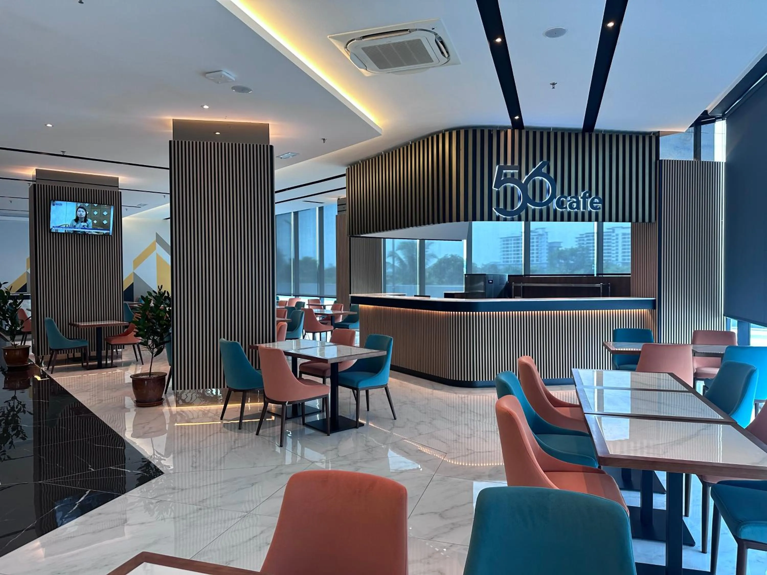 Restaurant/places to eat in 56 Hotel