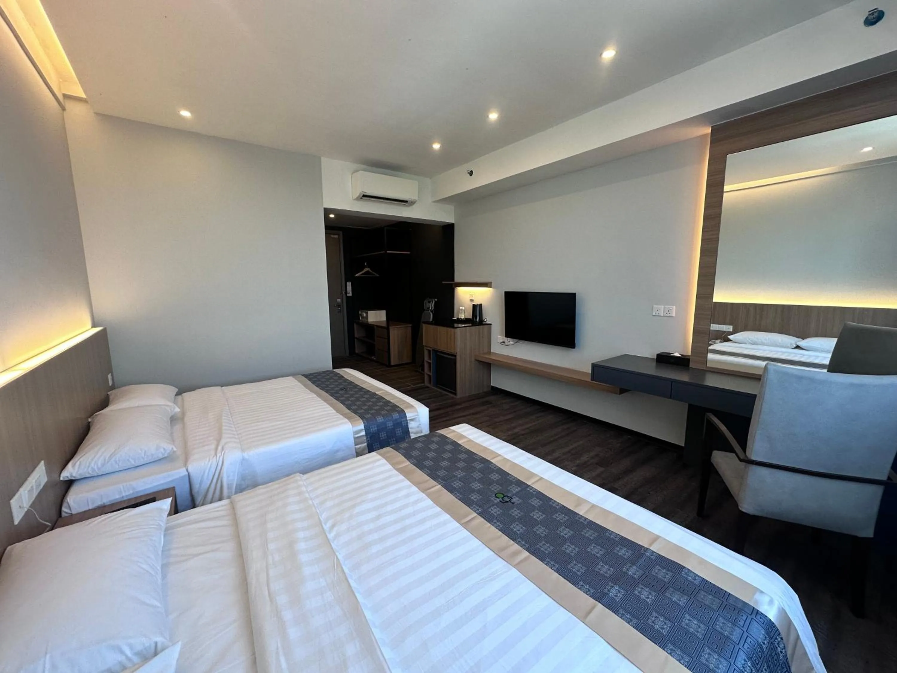 Bedroom, Bed in 56 Hotel