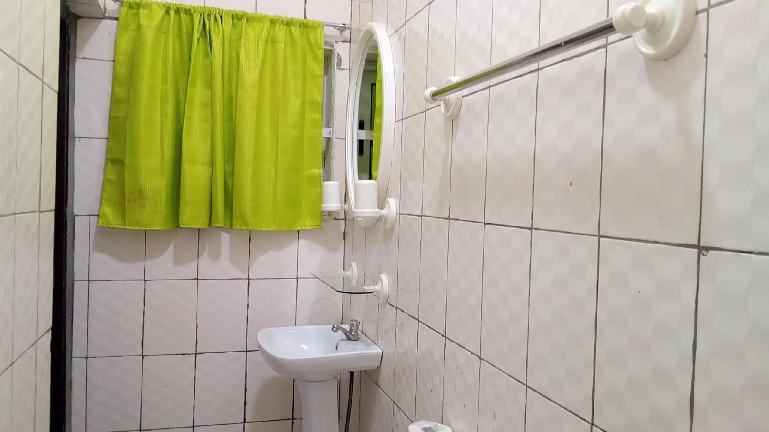 Bathroom in Nora Hotel