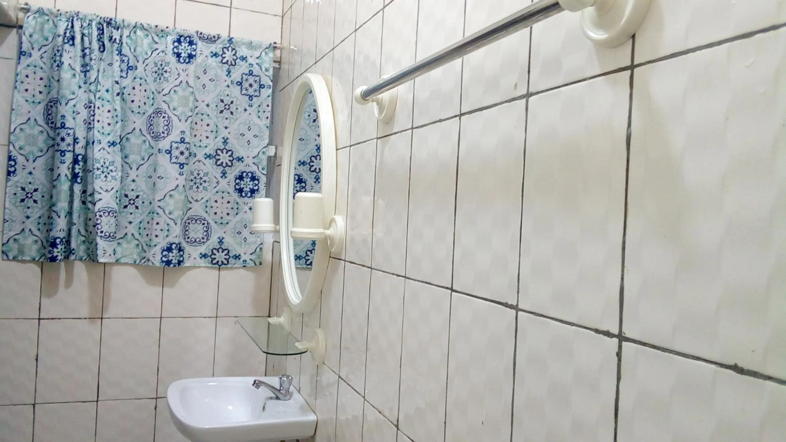 Bathroom in Nora Hotel