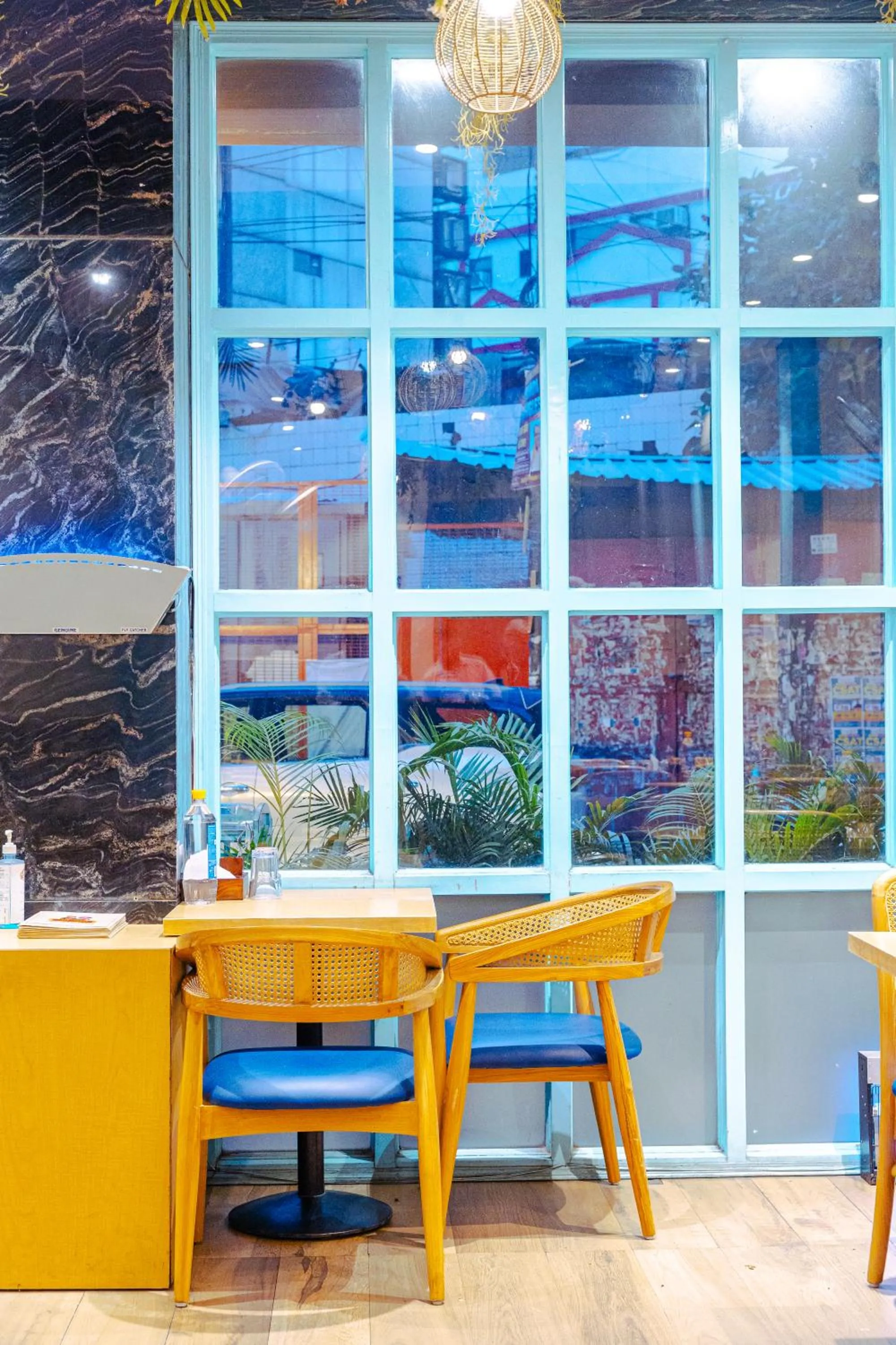 Restaurant/places to eat in Rupam Hotel