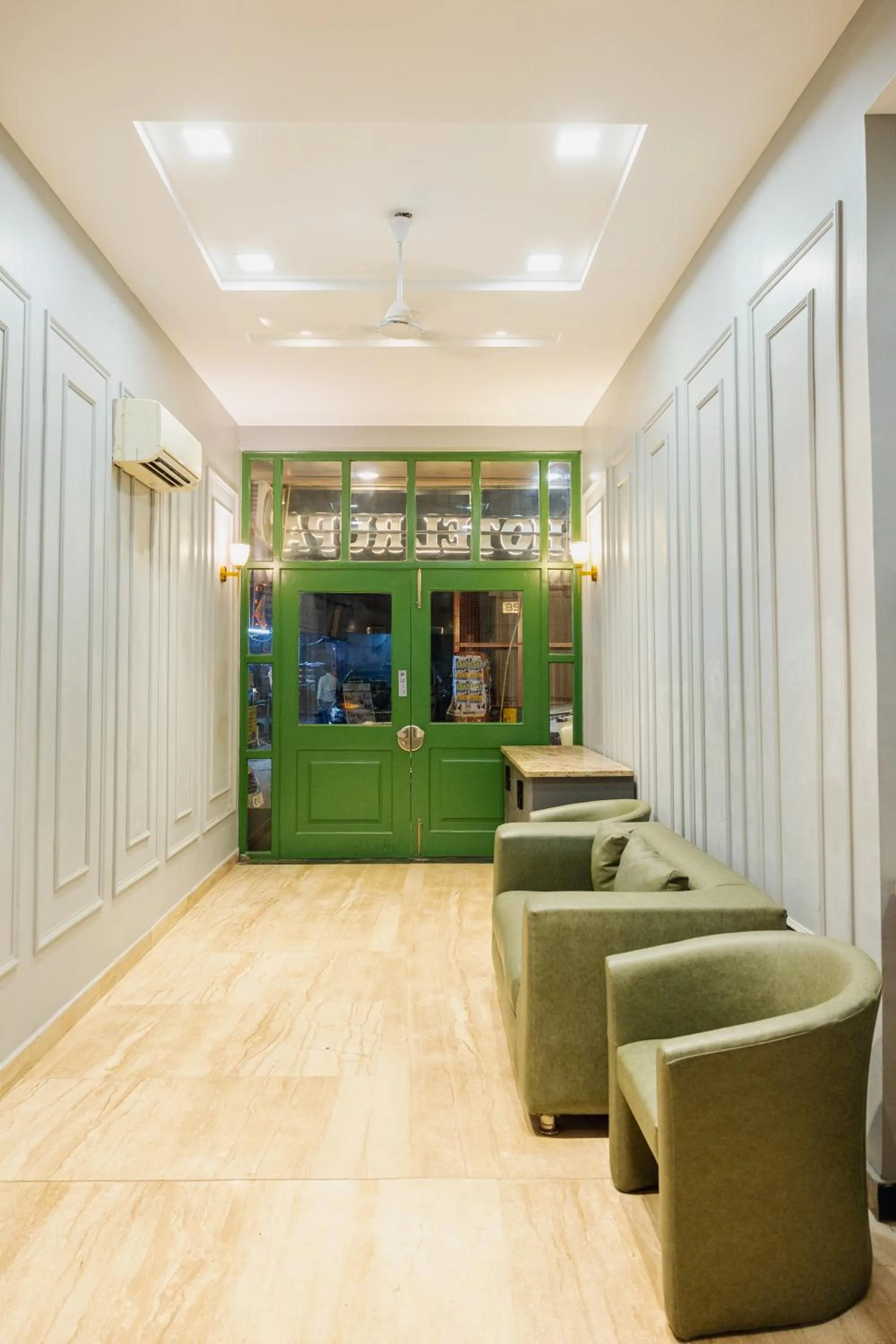 Lobby or reception in Rupam Hotel