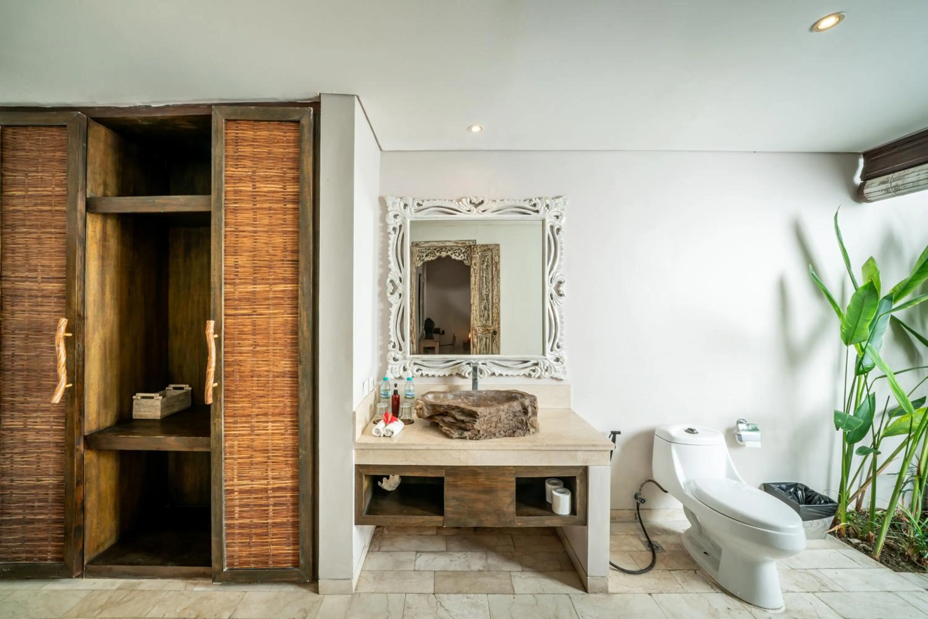 Bathroom in Villa Koala, 2Br Close to W, Potato Head and Shi Shi