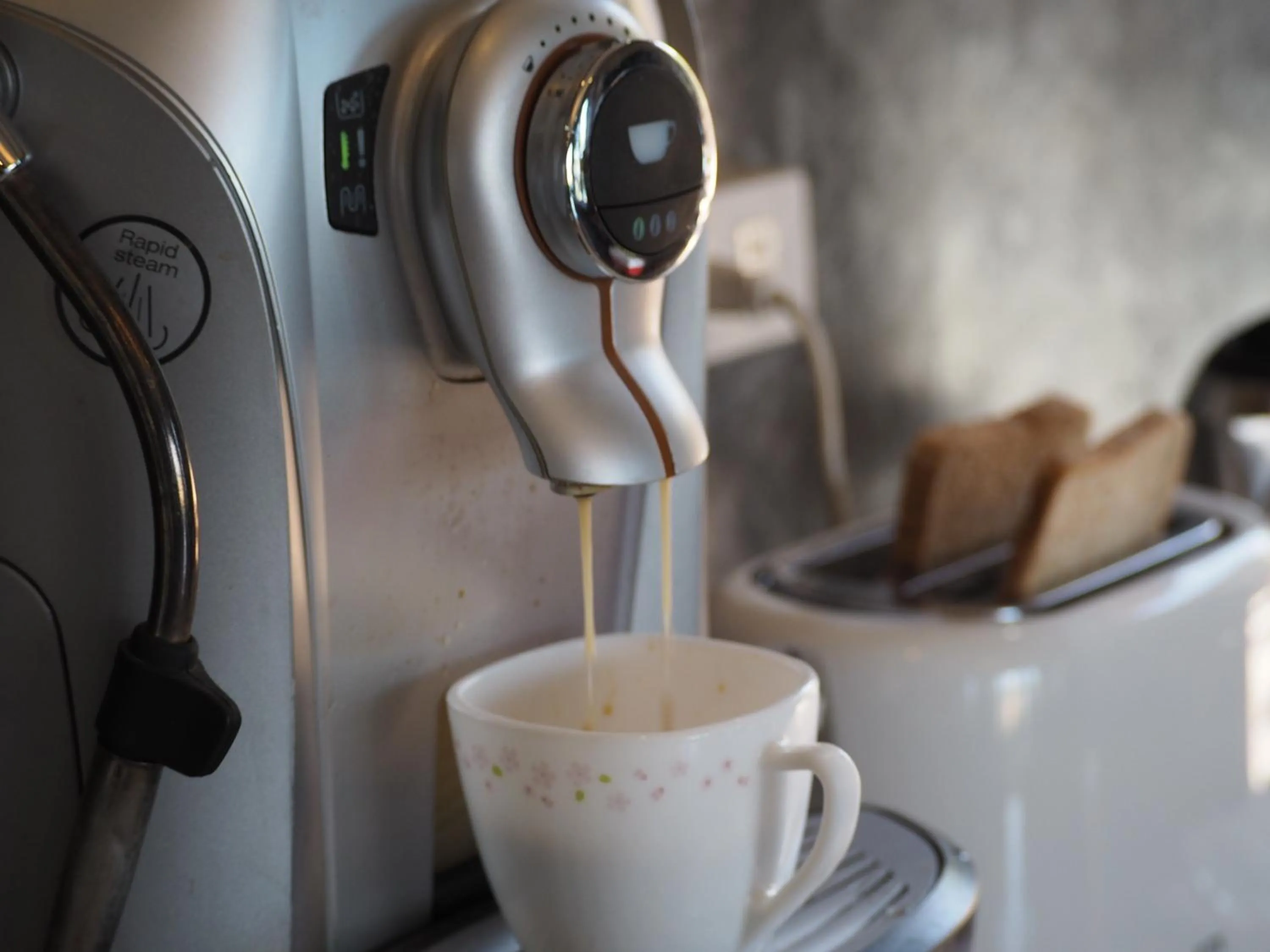 Restaurant/places to eat in NawiengkaeRiverview Resort