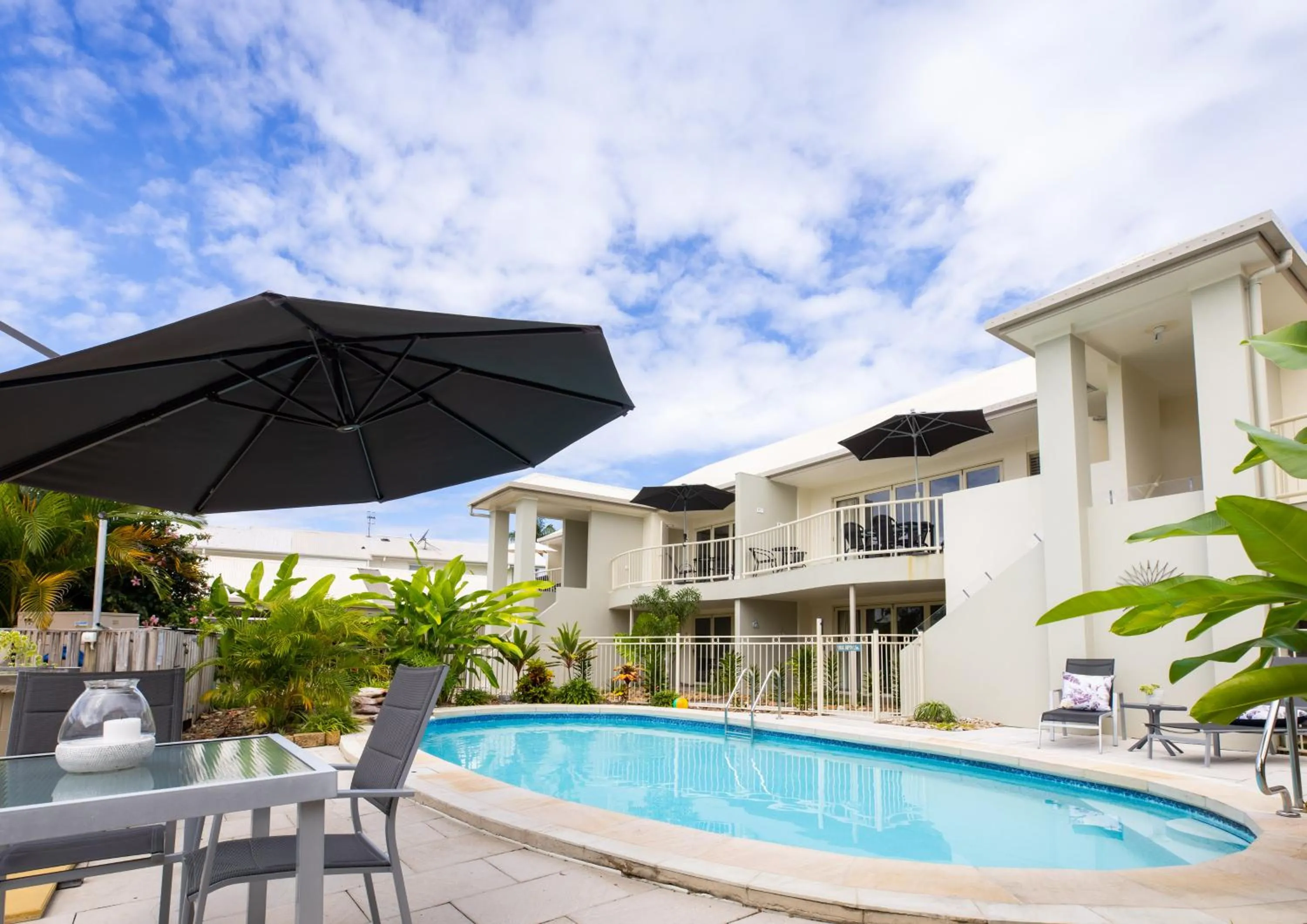 Swimming pool in Noosa River Palms