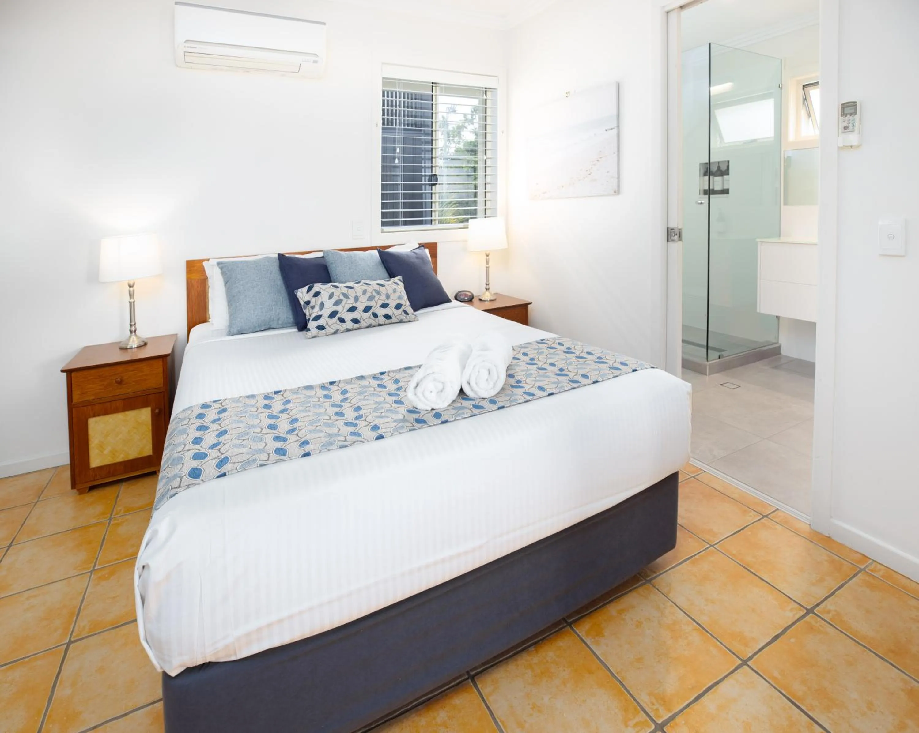 Bathroom, Bed in Noosa River Palms