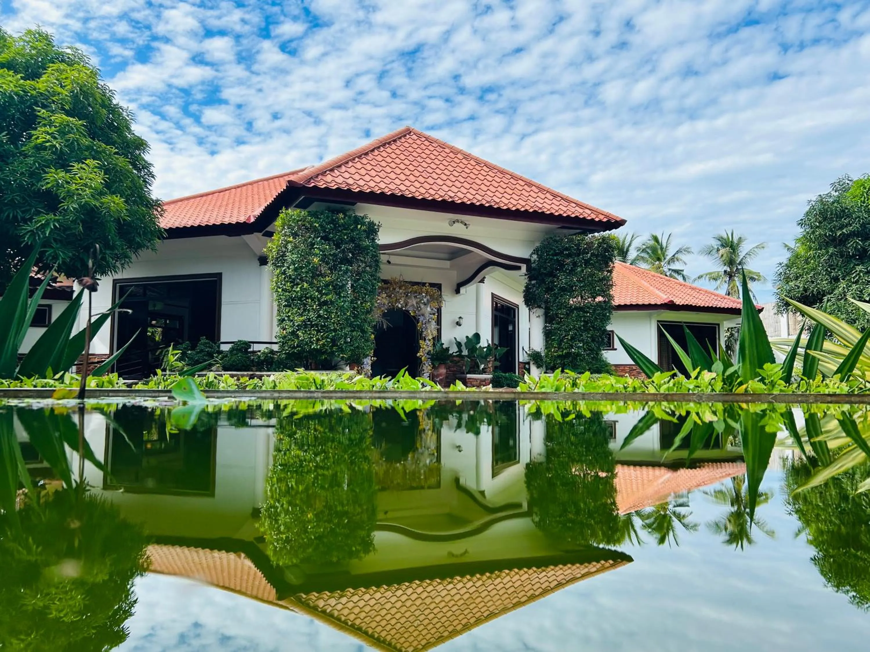 Facade/entrance in Luxor Resort