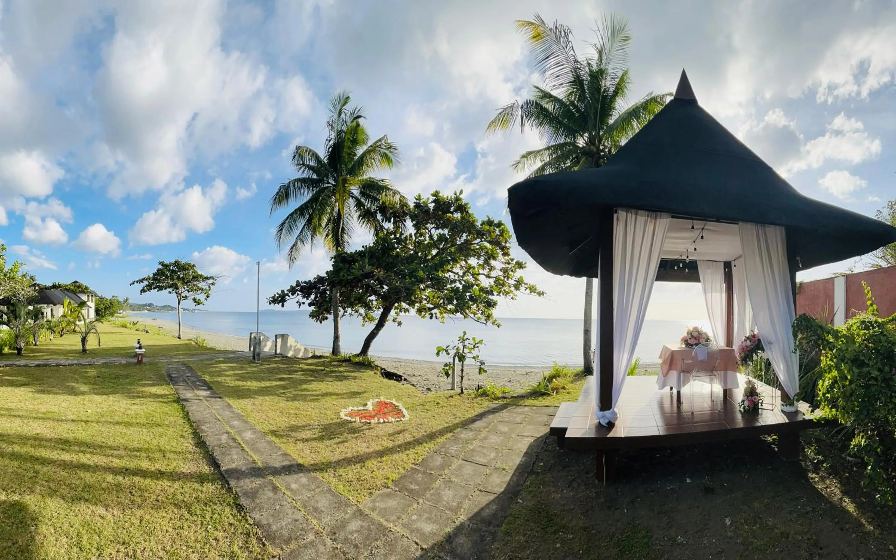 Beach in Luxor Resort