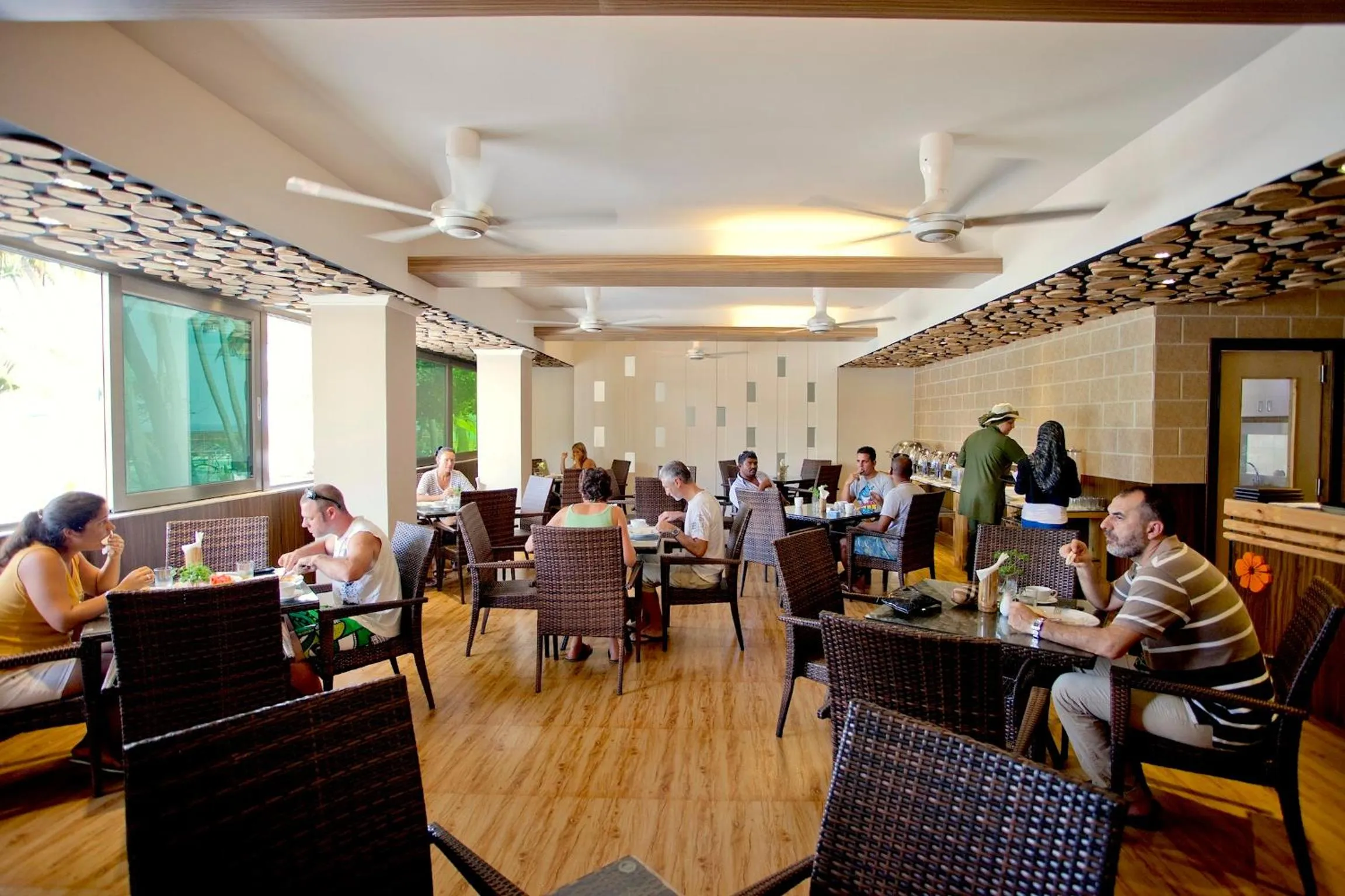 Restaurant/places to eat in Kaani Beach Hotel