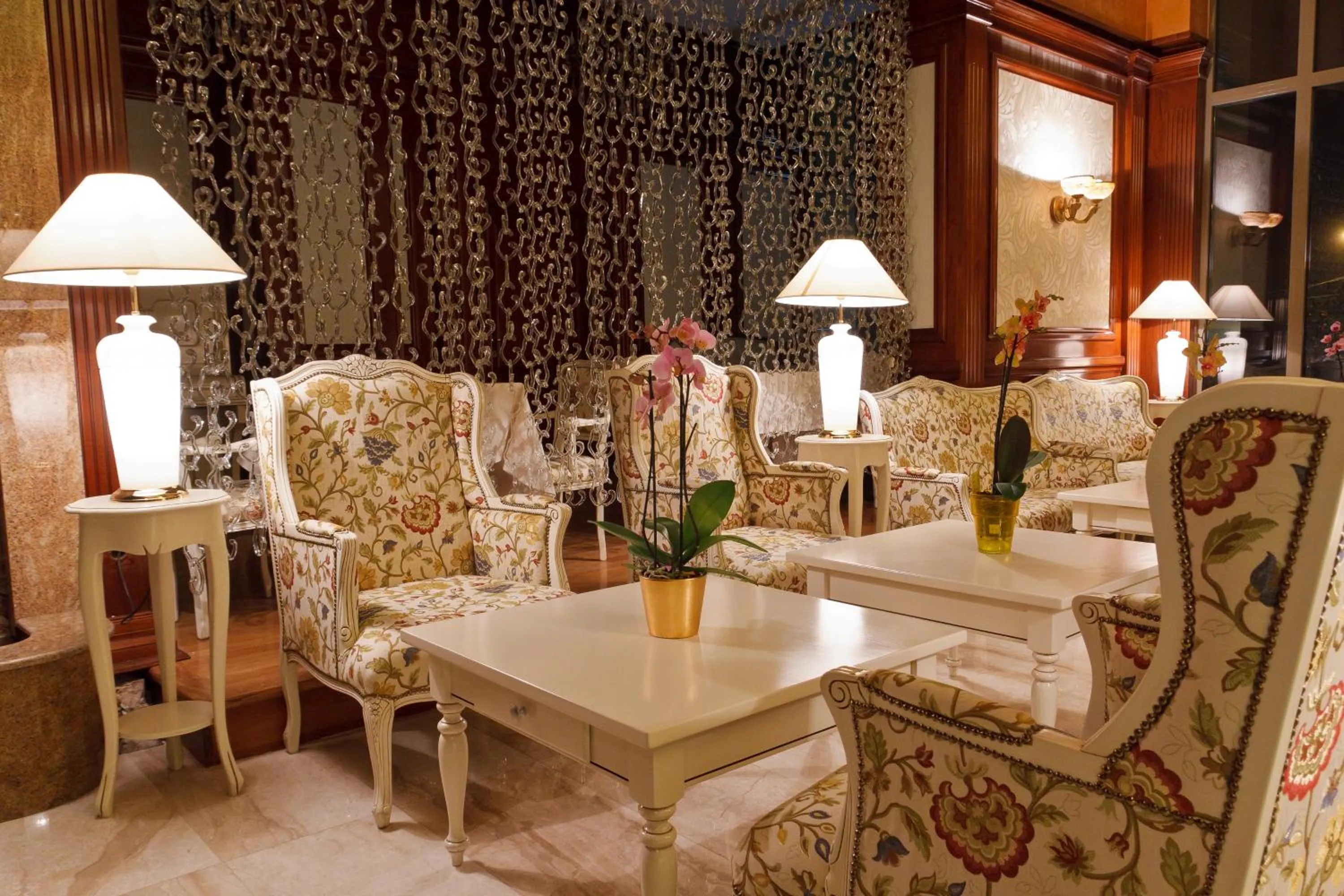 Lobby or reception in Hotel Roman by Dumbrava Business Resort