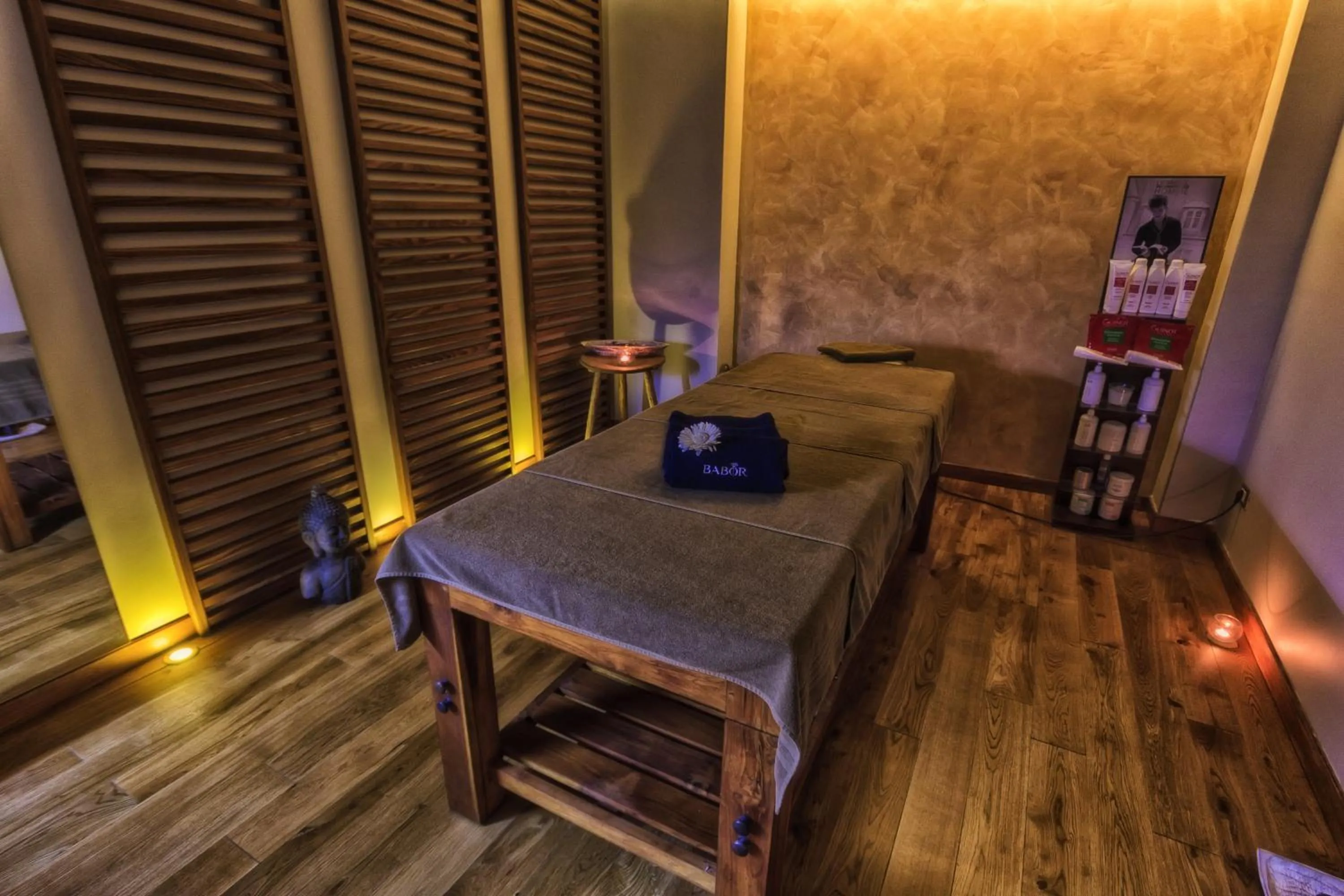Spa and wellness centre/facilities, Bed in Hotel Roman by Dumbrava Business Resort