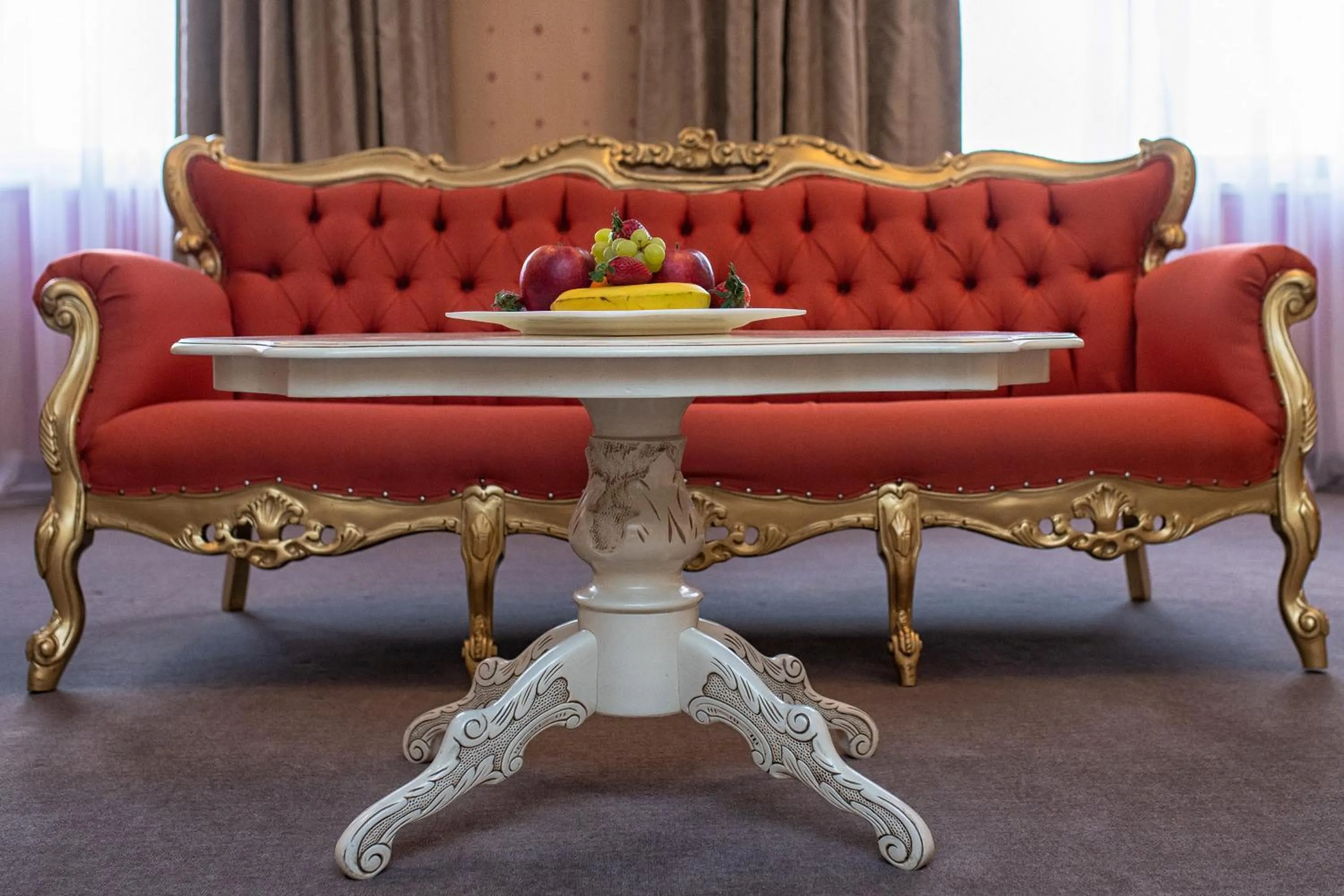 Living room in Hotel Roman by Dumbrava Business Resort