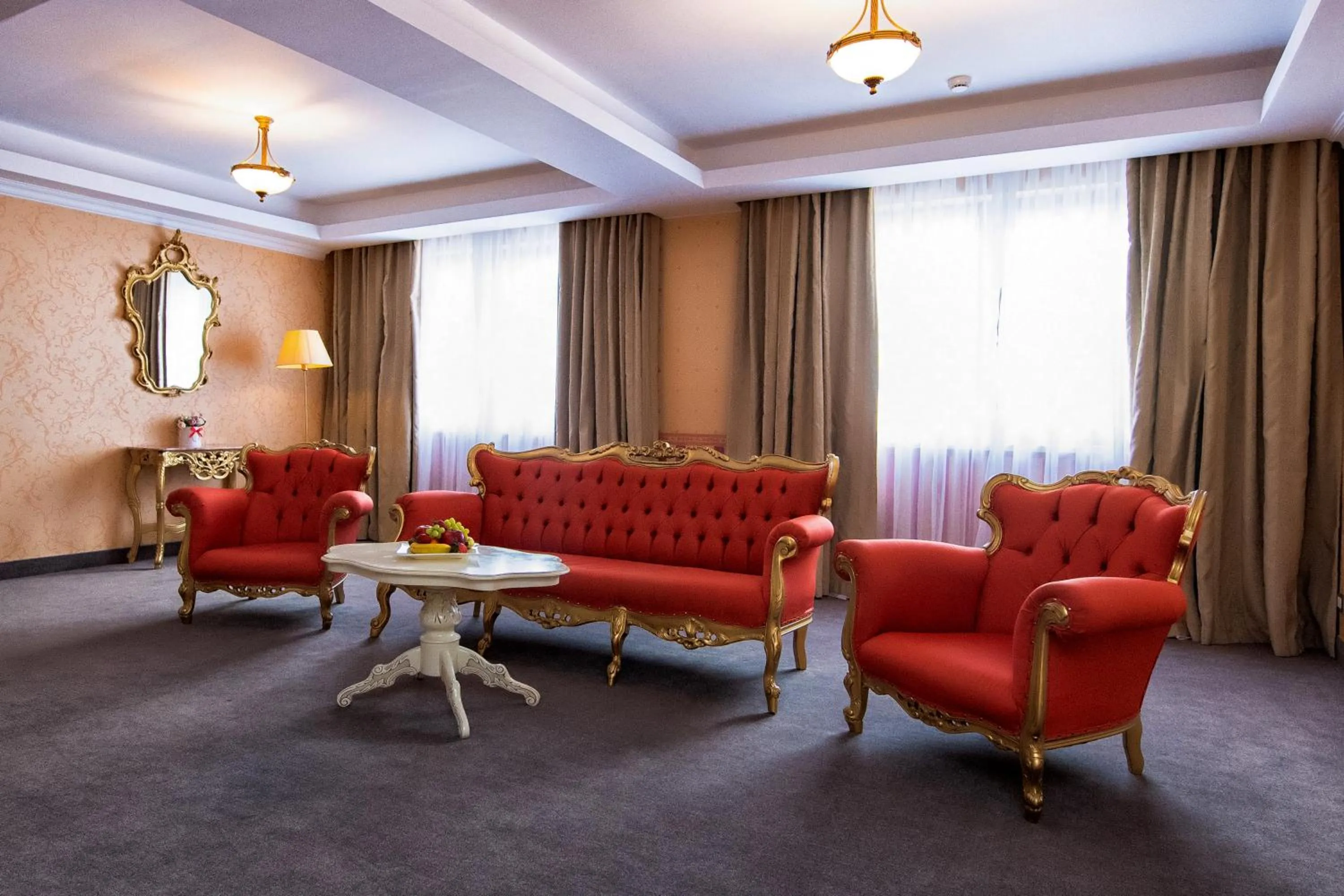 Living room in Hotel Roman by Dumbrava Business Resort