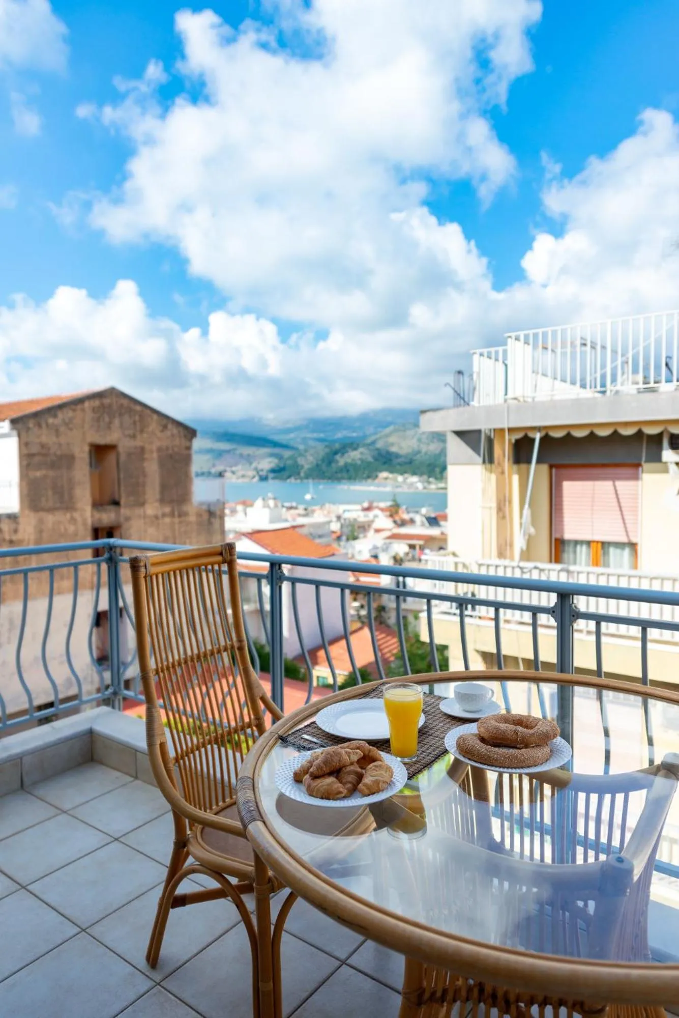 Balcony/Terrace in Elegant Living