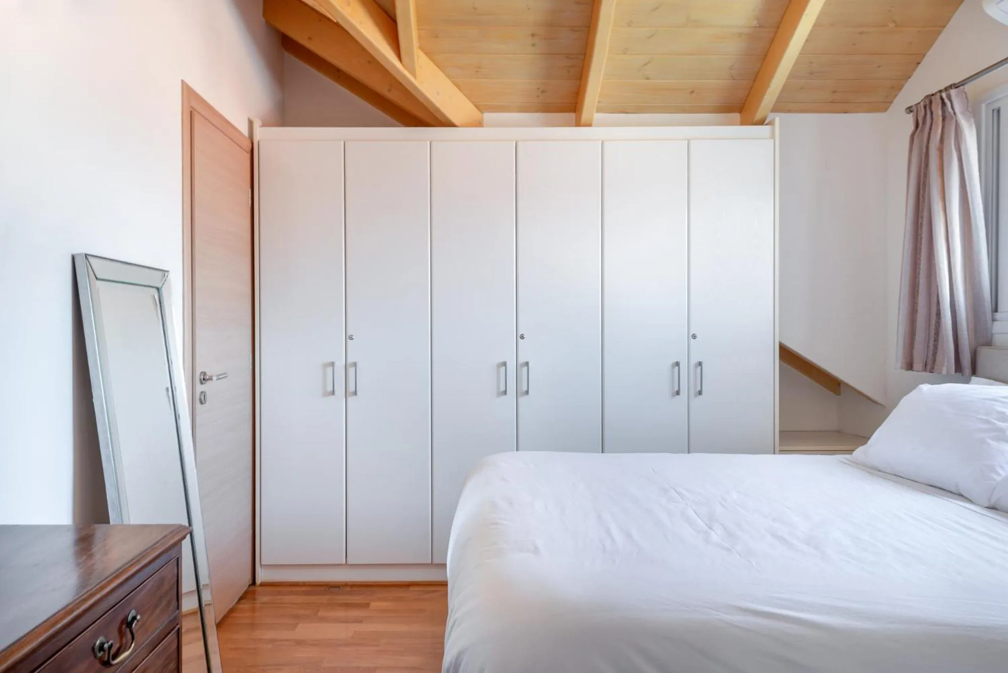 Bedroom, Bed in Elegant Living