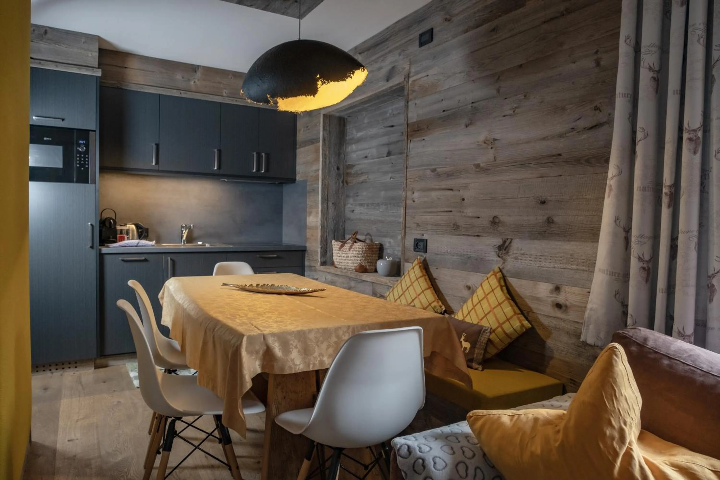 Kitchen or kitchenette in Alpine Refuge Villa Adler