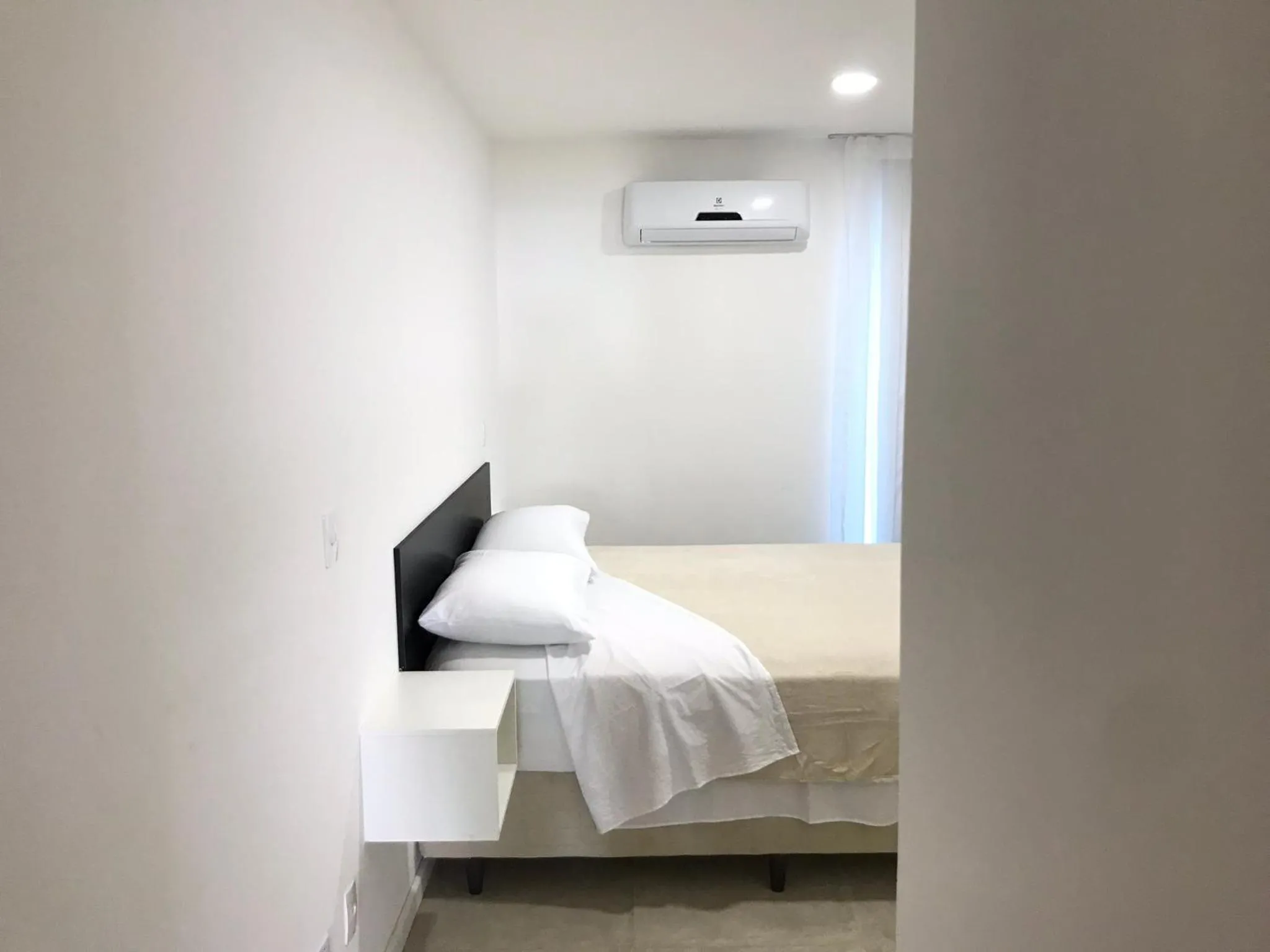 Bed in Sophia 2 Residence Inn