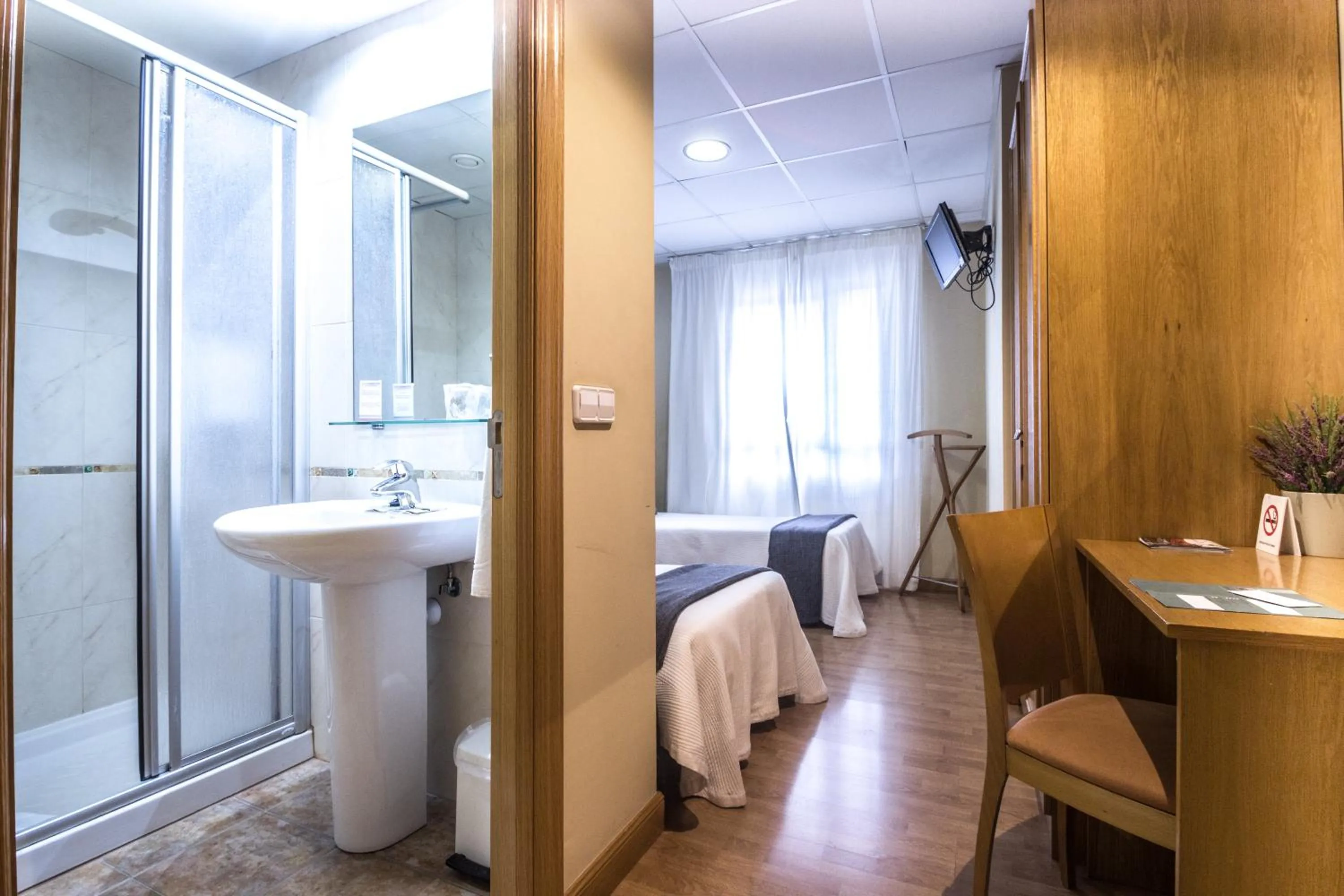 Bedroom in Hotel Casa Jacinto Pamplona