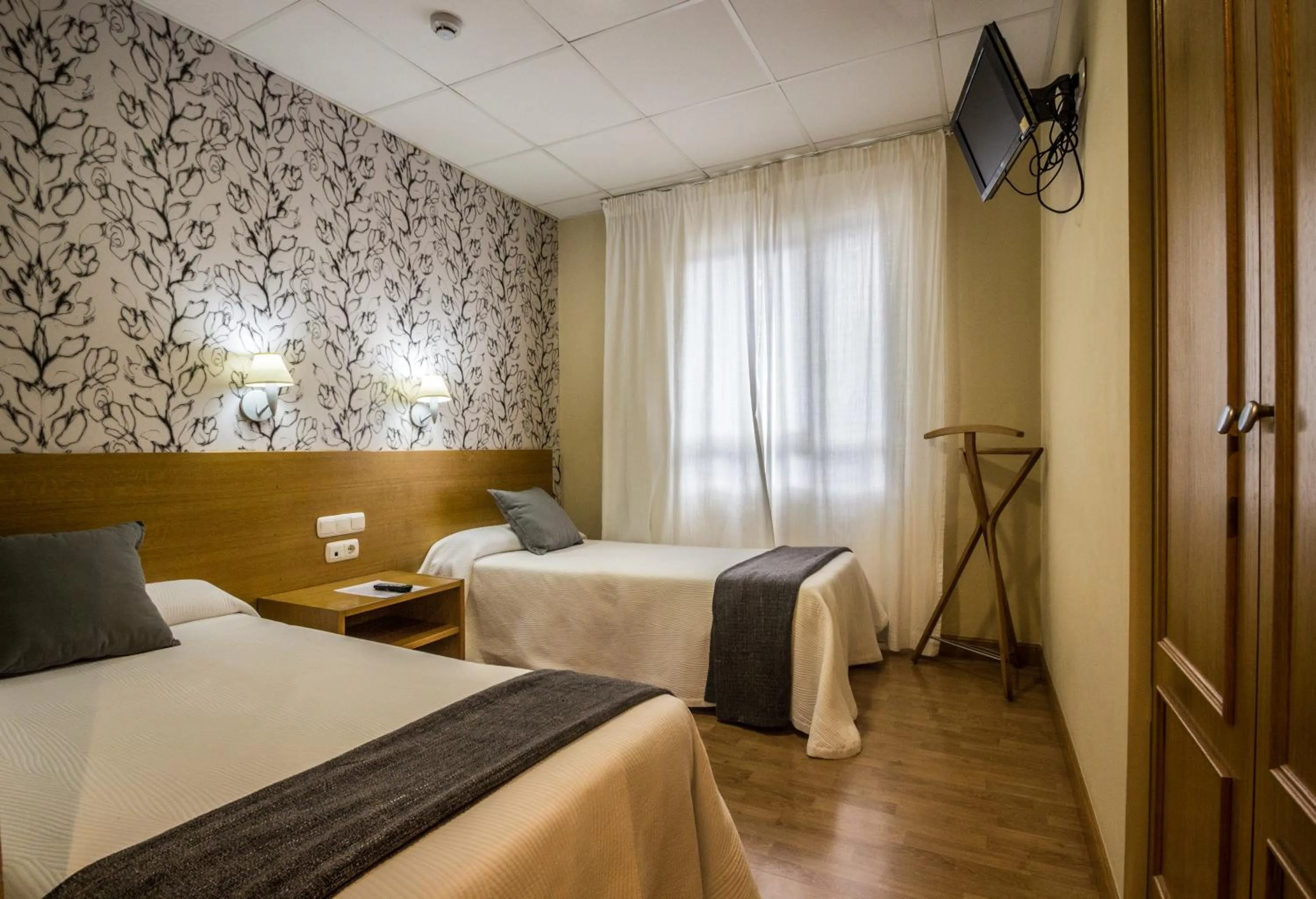 Bedroom, Bed in Hotel Casa Jacinto Pamplona