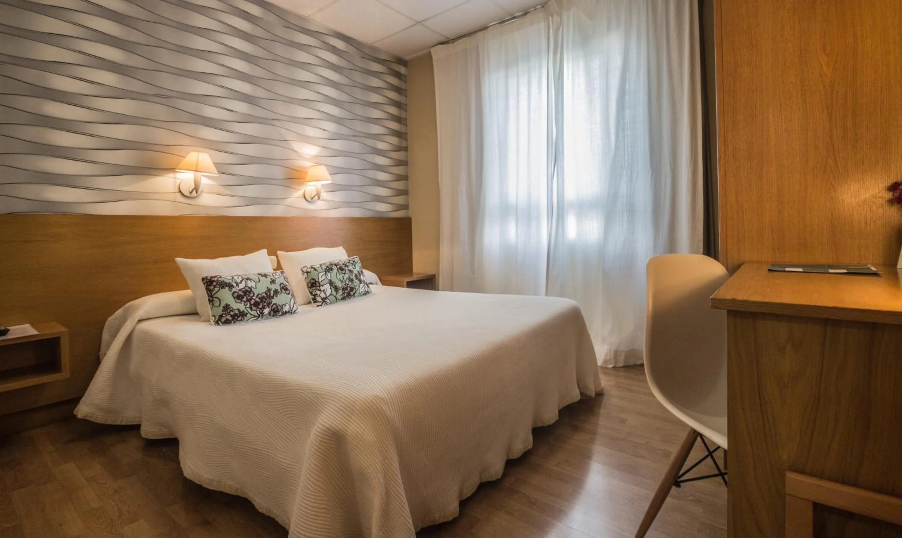 Bedroom, Bed in Hotel Casa Jacinto Pamplona