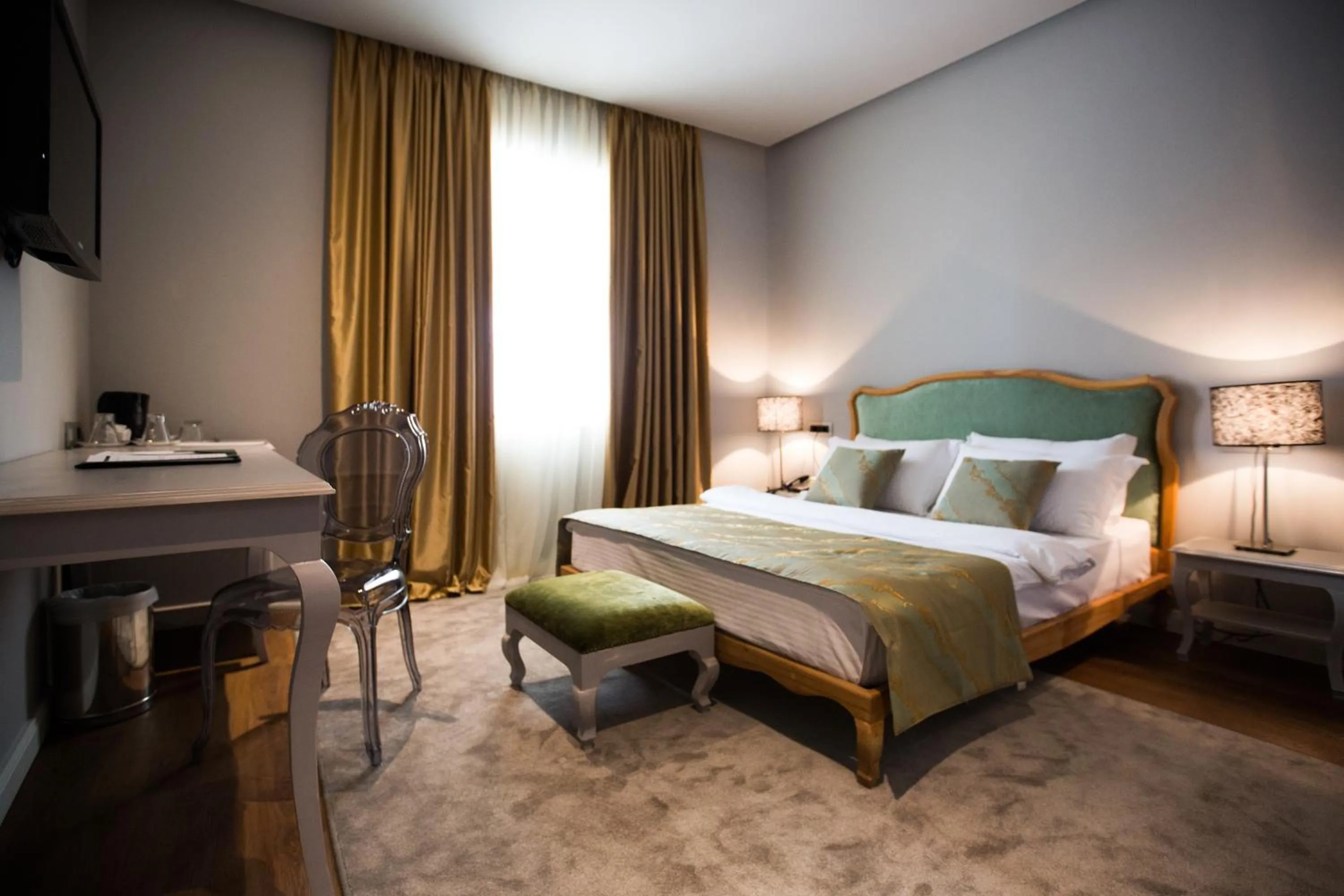 Bedroom, Bed in Classic Hotel