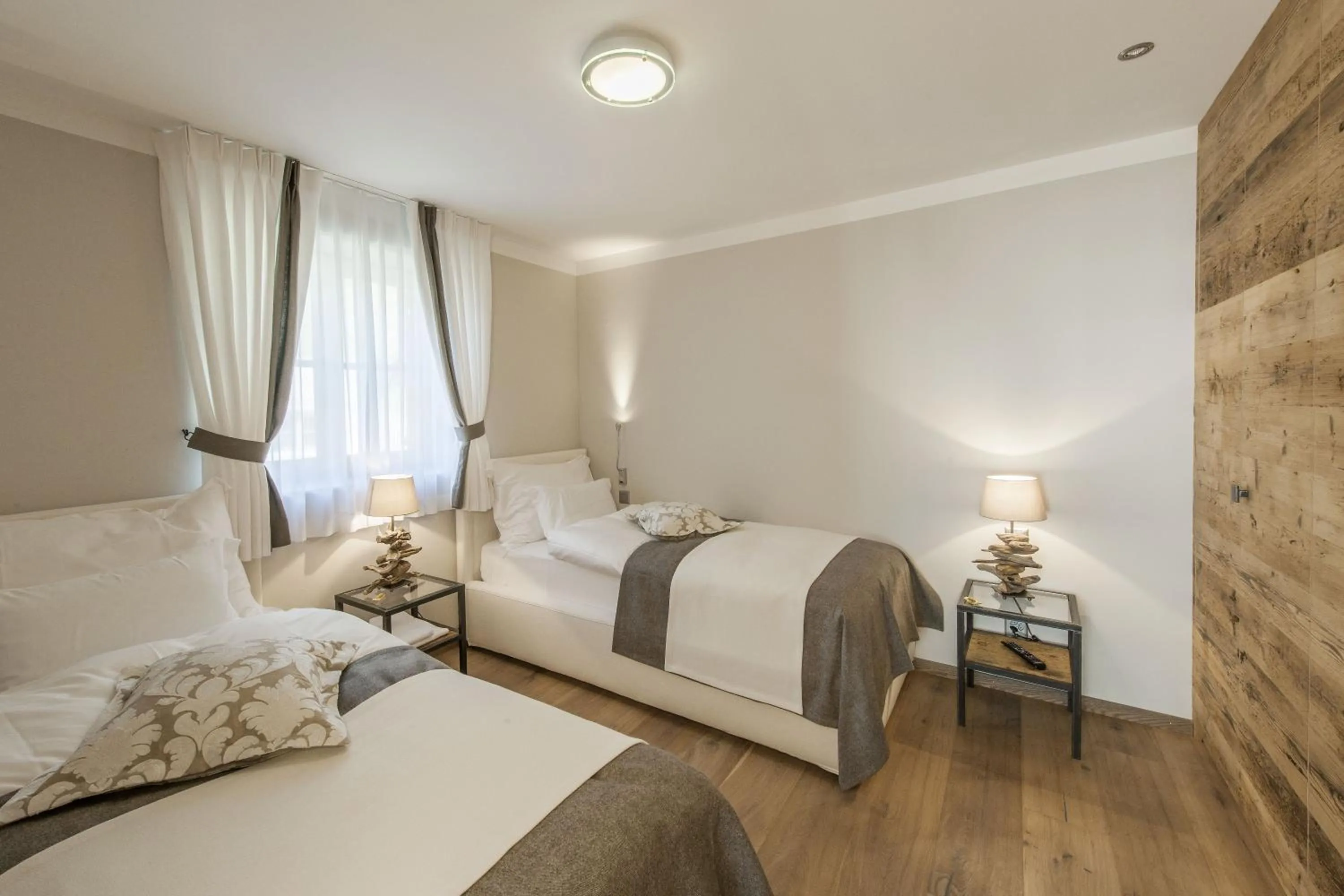 Bedroom, Bed in Hotelino Petit Chalet