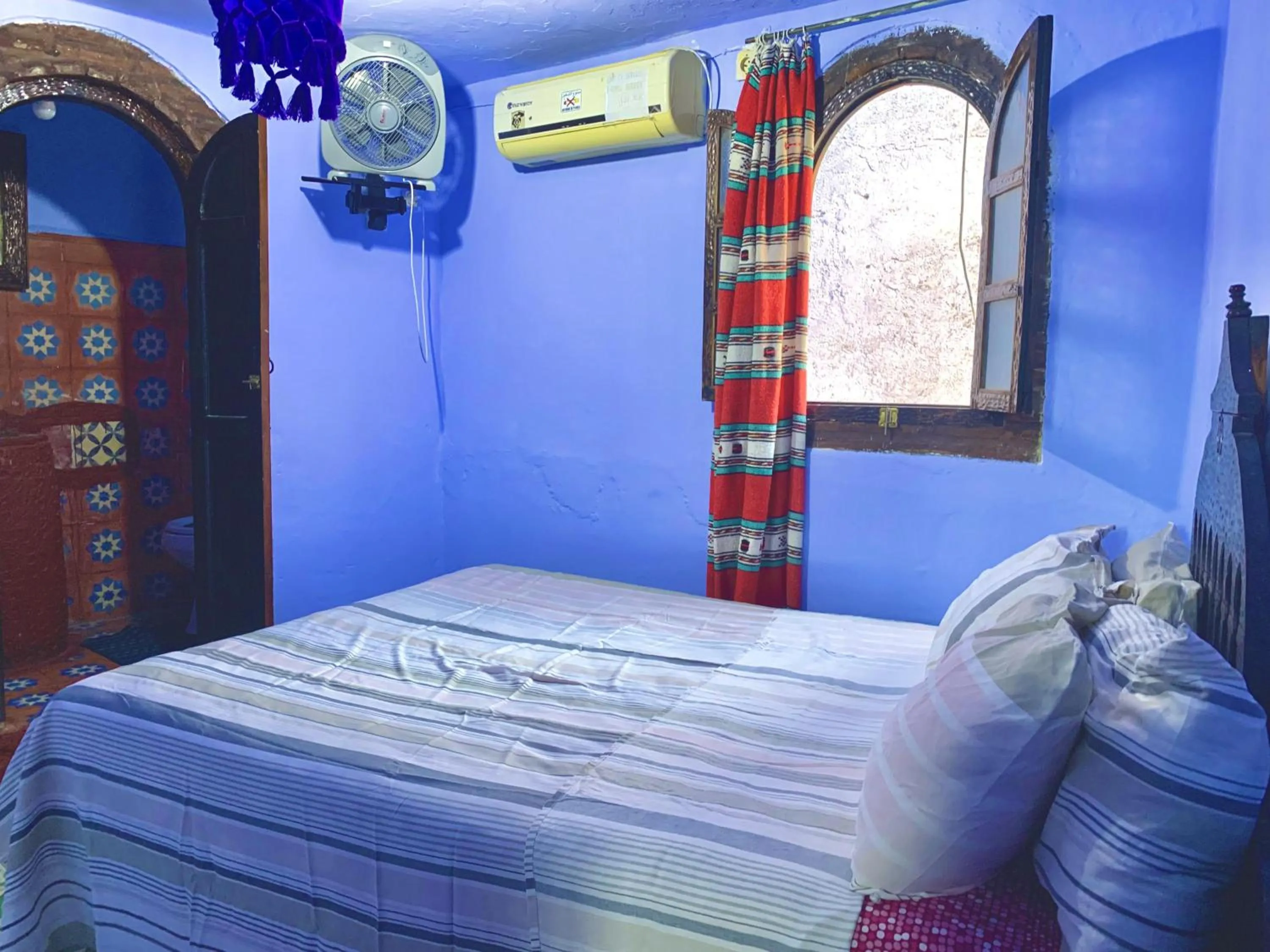 Bed in Hôtel Barcelona