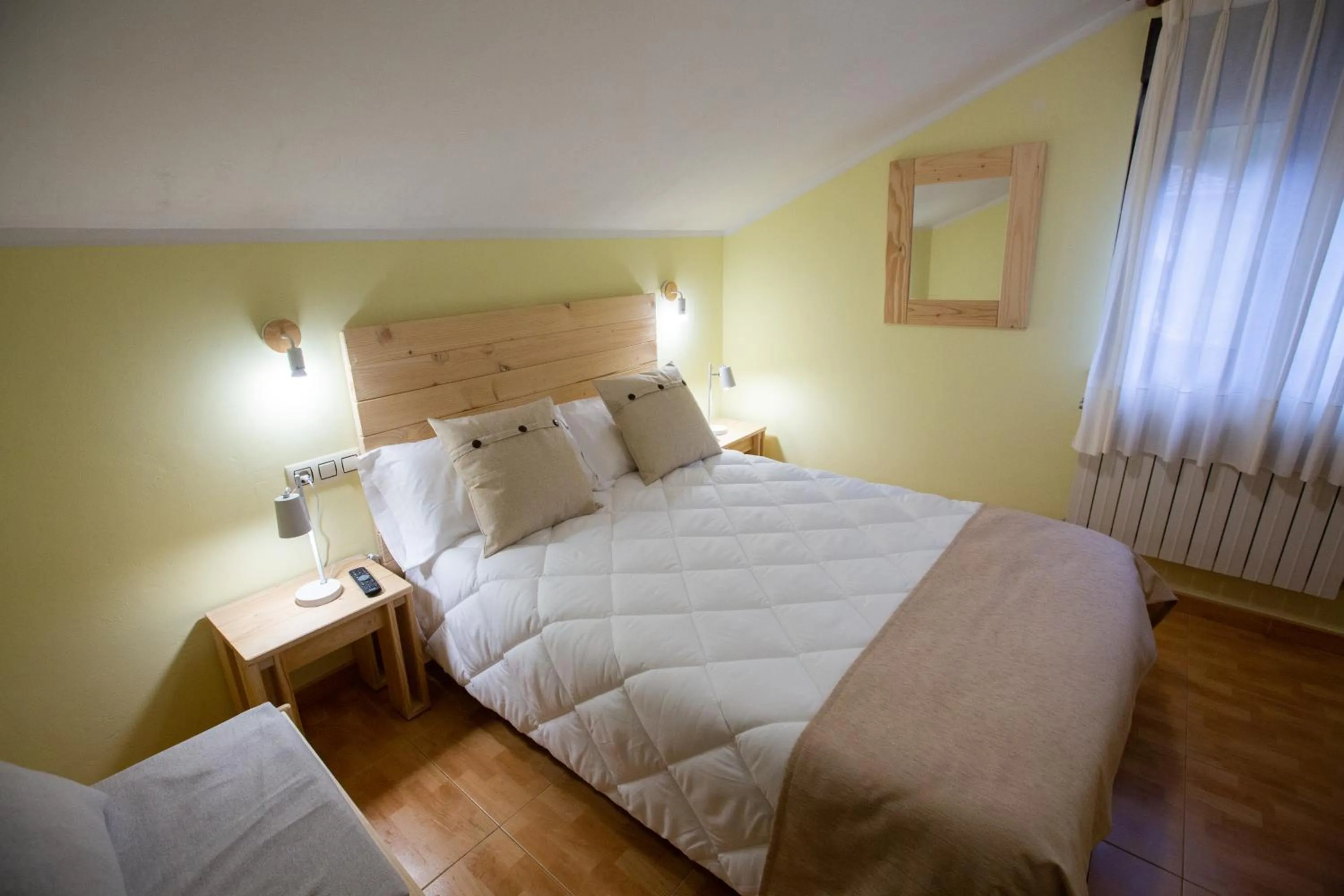 Photo of the whole room, Bed in La Casona de Cardes