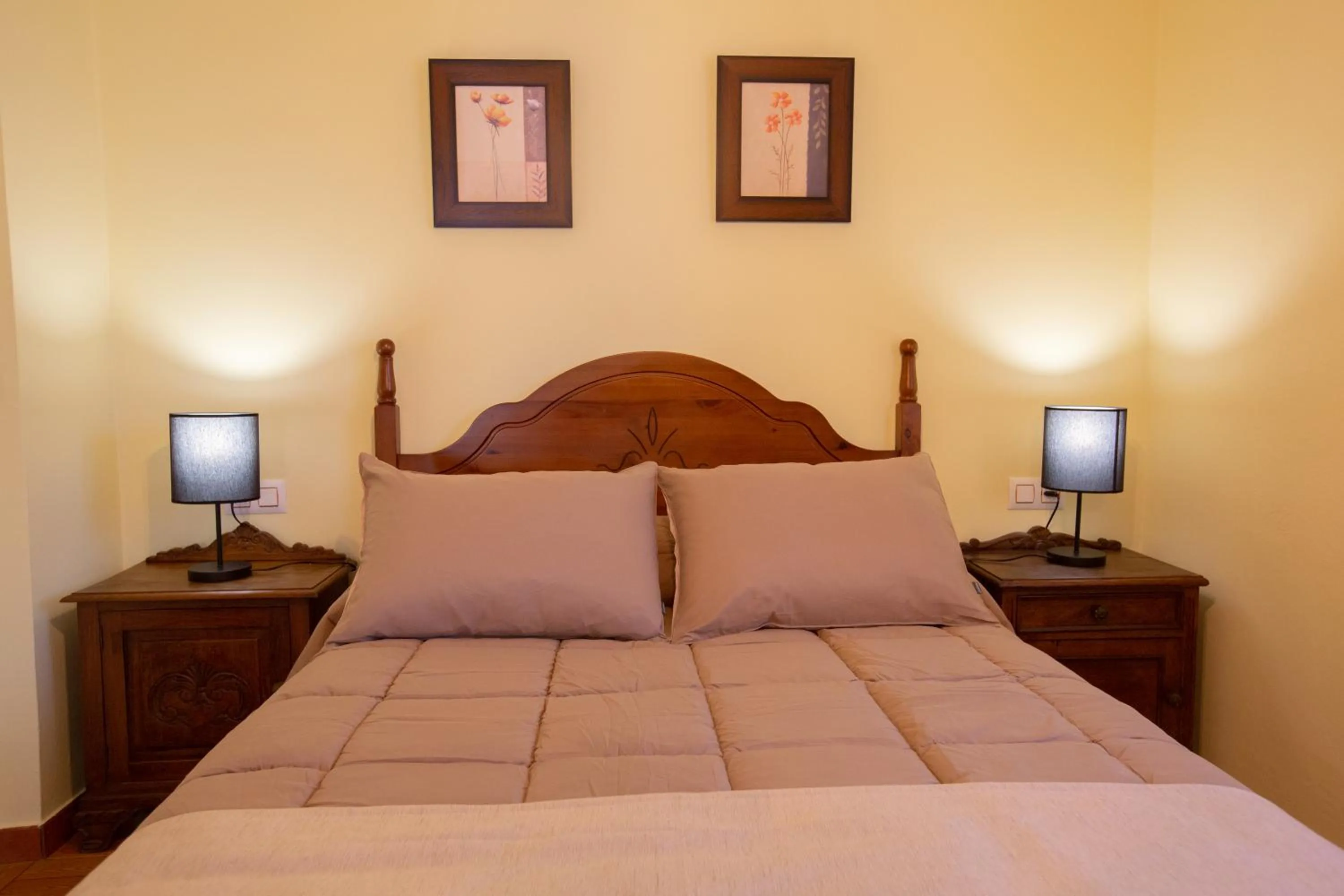 Photo of the whole room, Bed in La Casona de Cardes