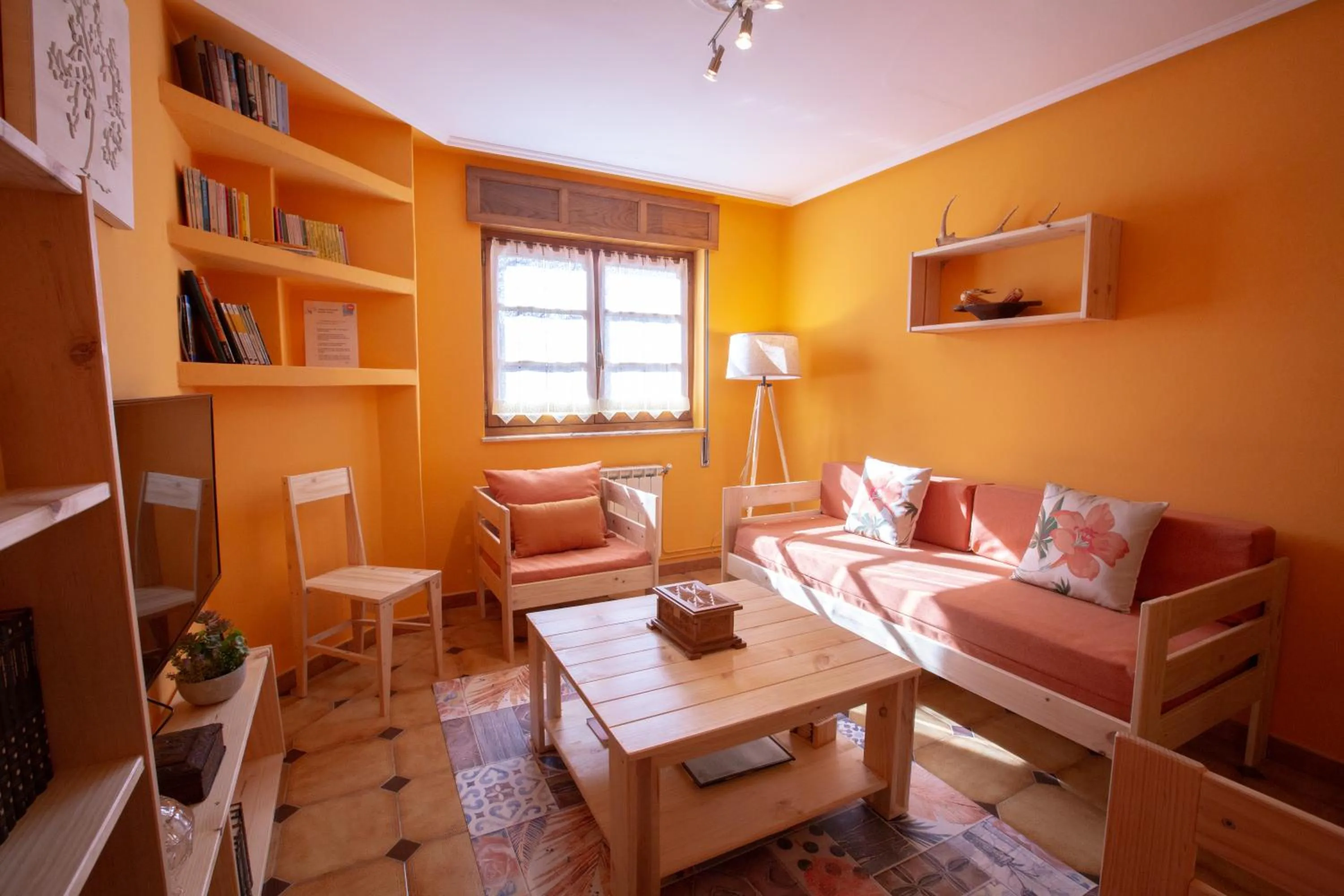 Communal lounge/ TV room in La Casona de Cardes