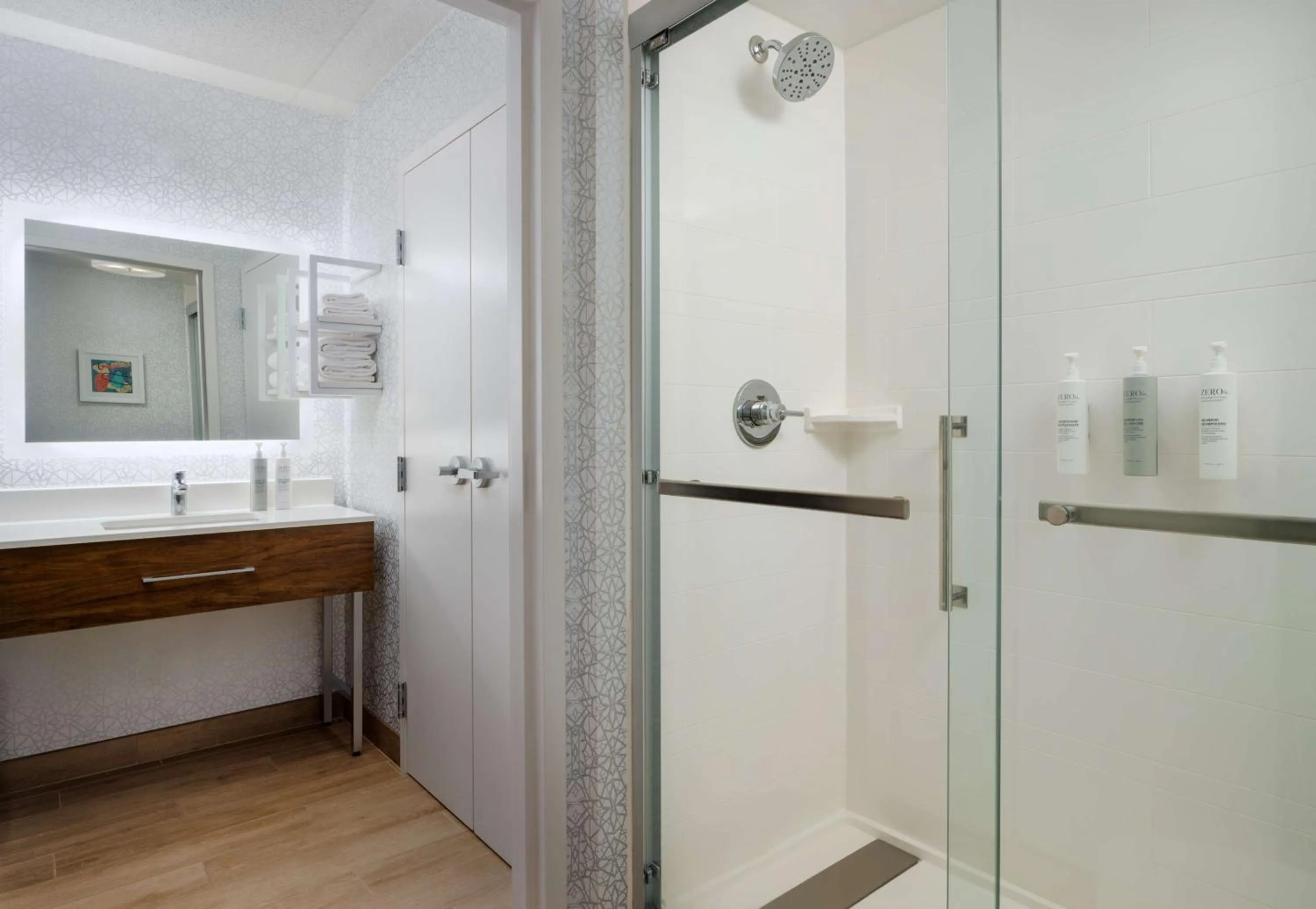 Bathroom in Hampton Inn & Suites Memphis East Germantown Area