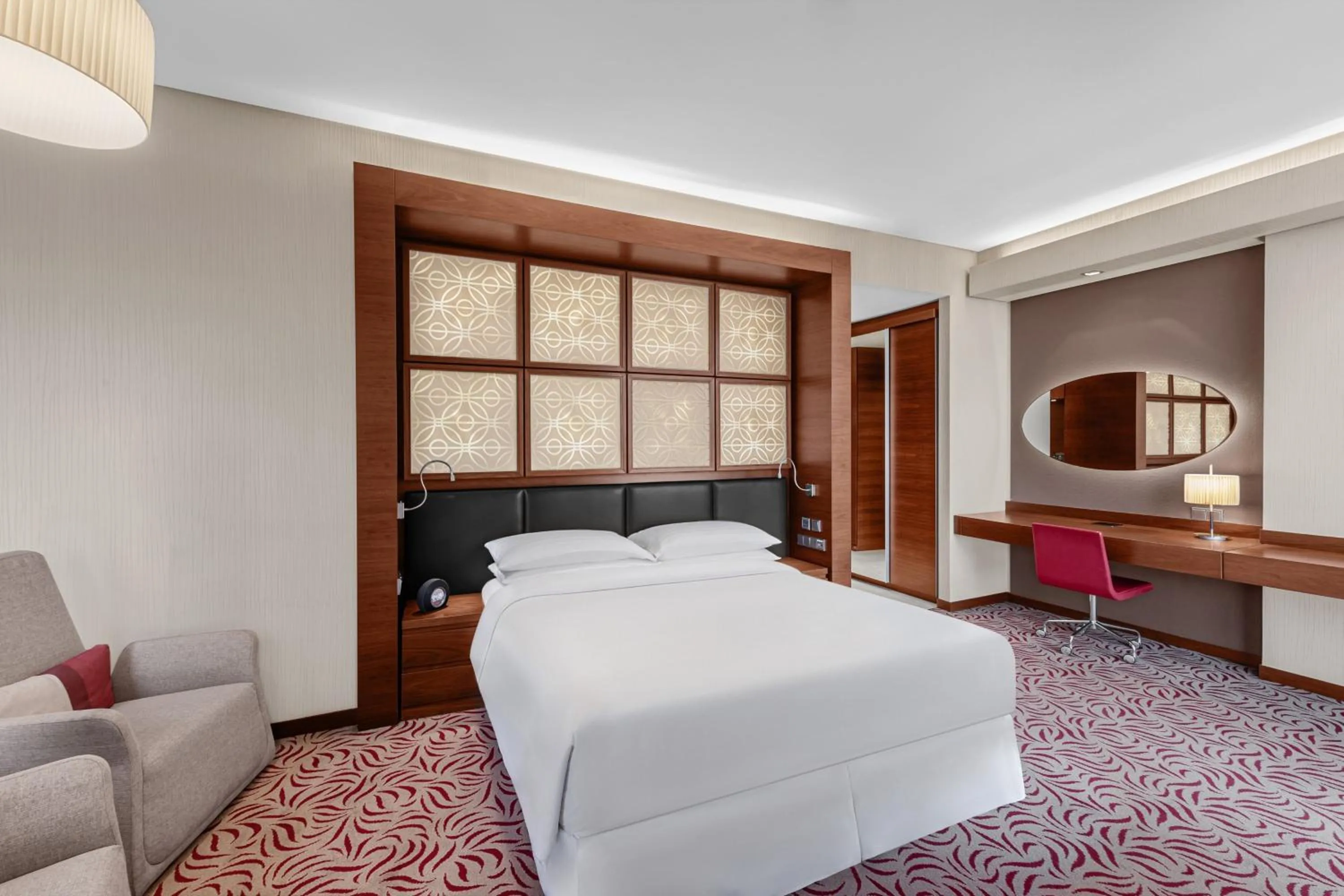 Photo of the whole room, Bed in Four Points by Sheraton Doha