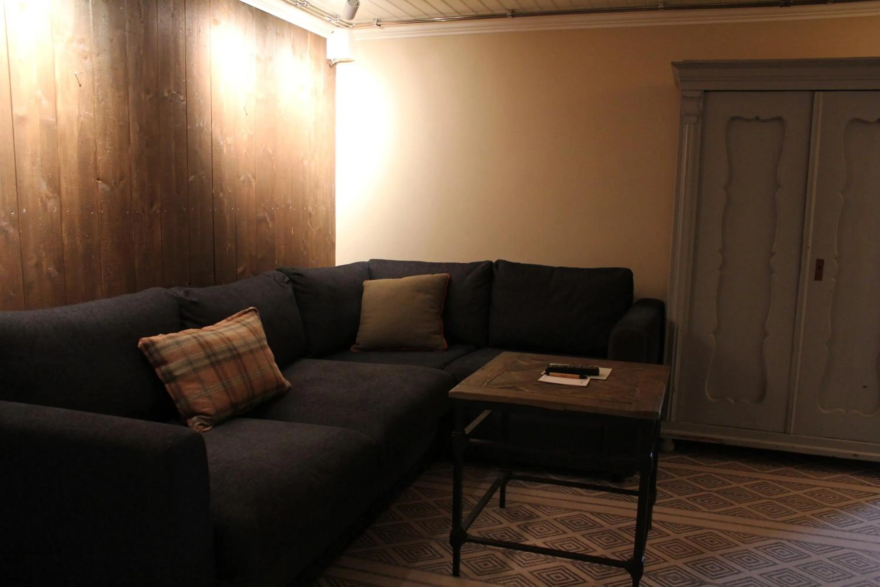 Living room in Olarsgården Hotell