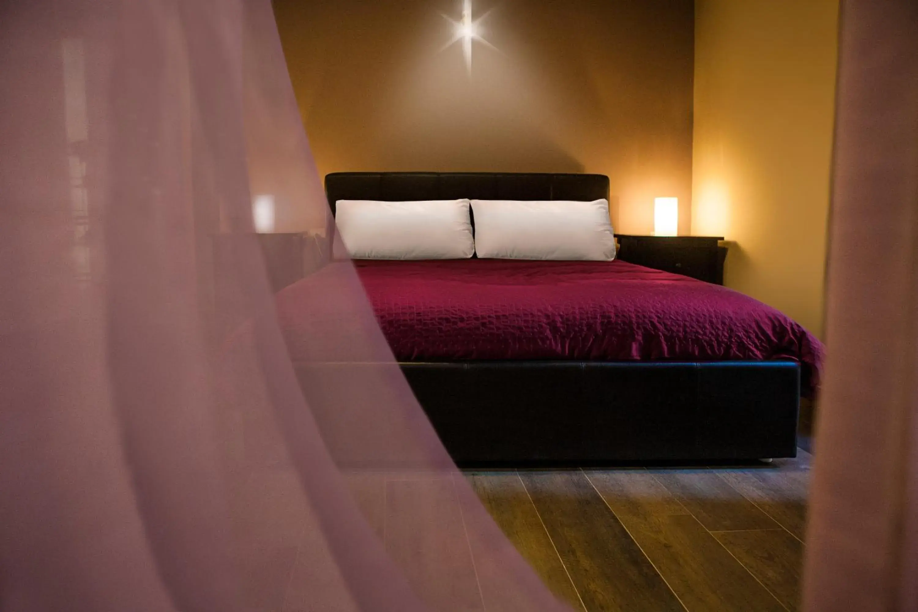 King Suite with Balcony - single occupancy in B&B PETER PAN King Suite with Balcony - single occupancy in B&B PETER PAN