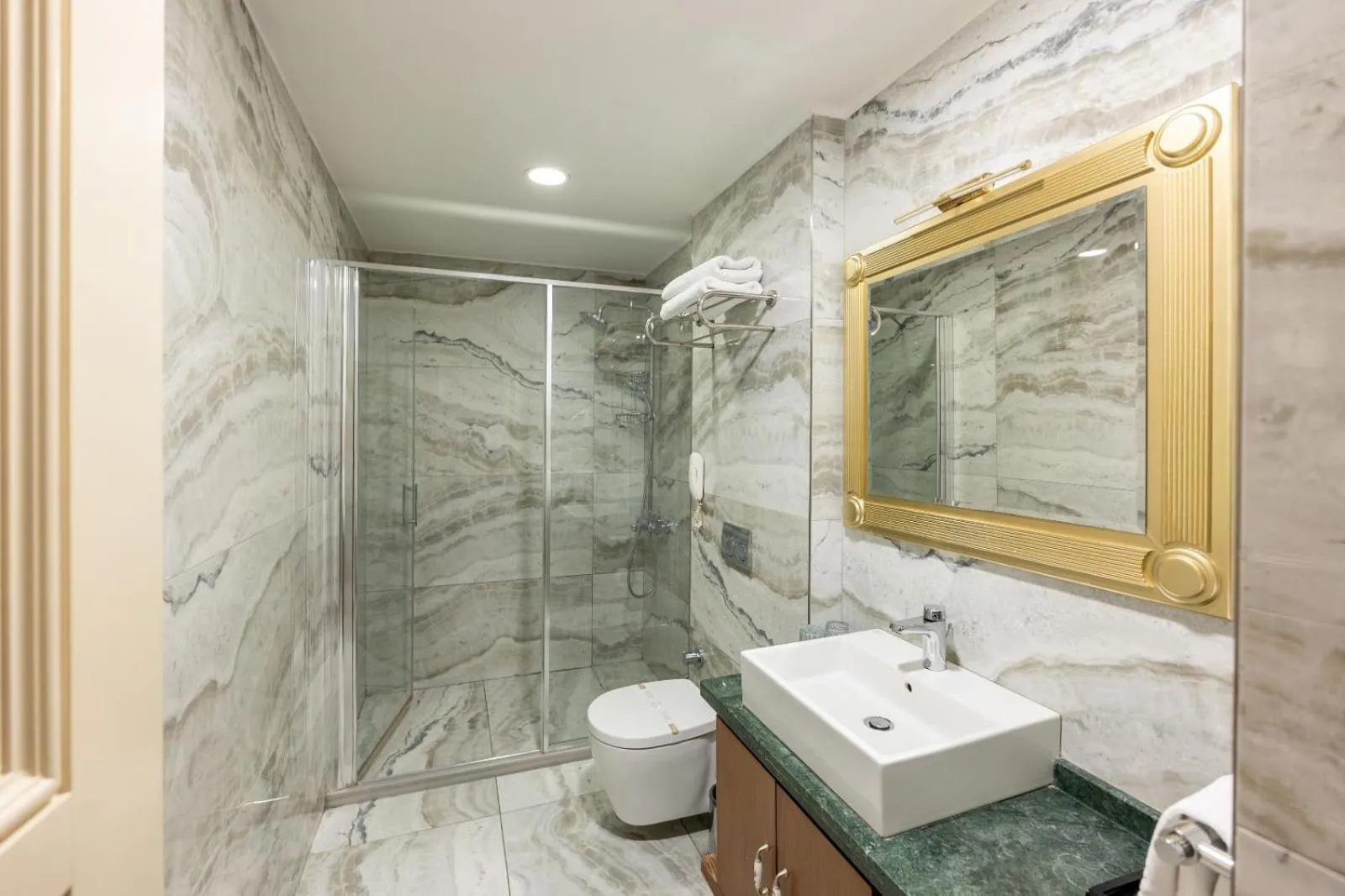 Shower in Meserret Palace Hotel - Special Category