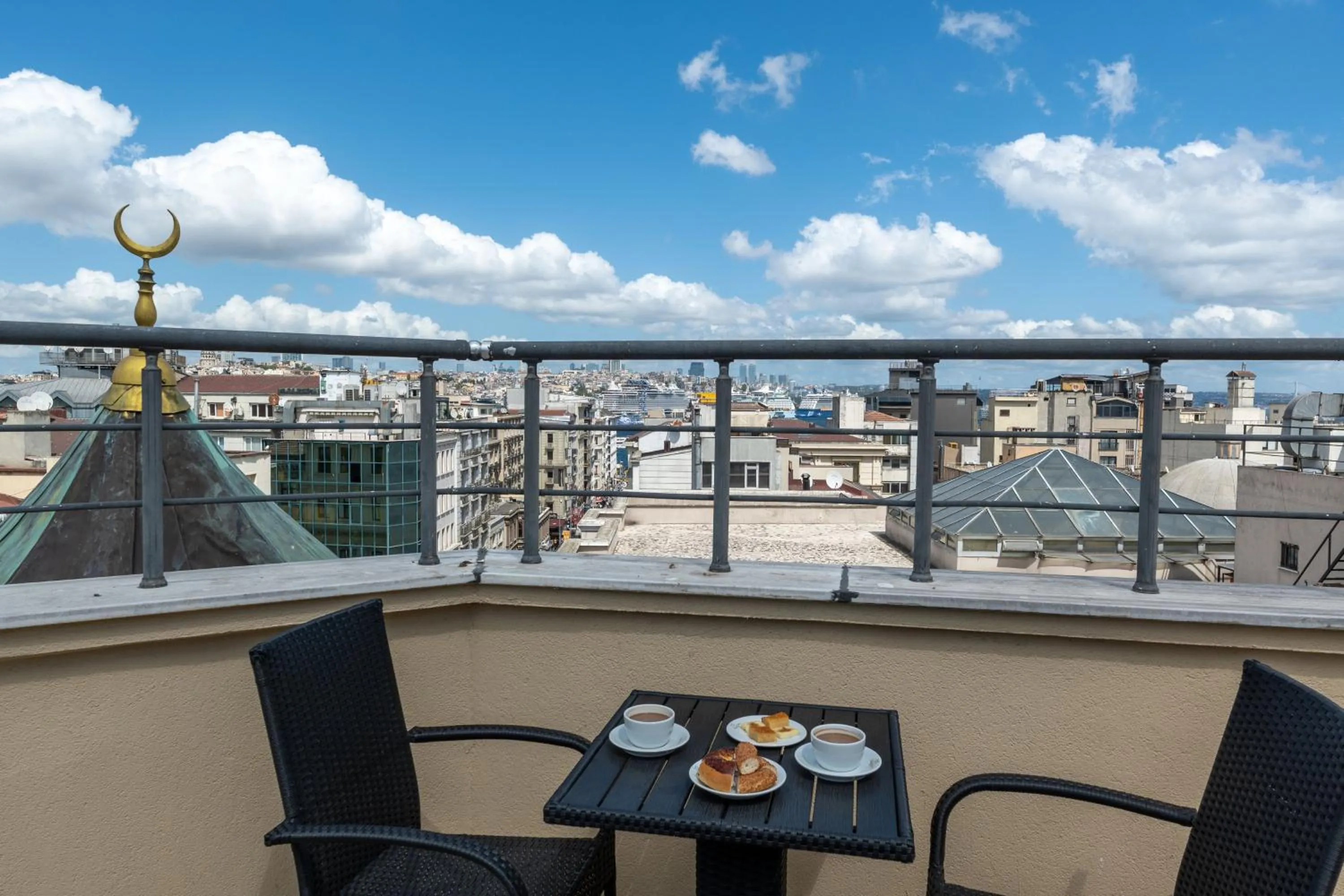 Day in Meserret Palace Hotel - Special Category