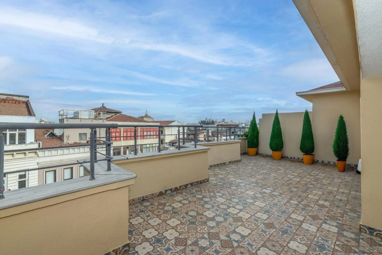 Day in Meserret Palace Hotel - Special Category