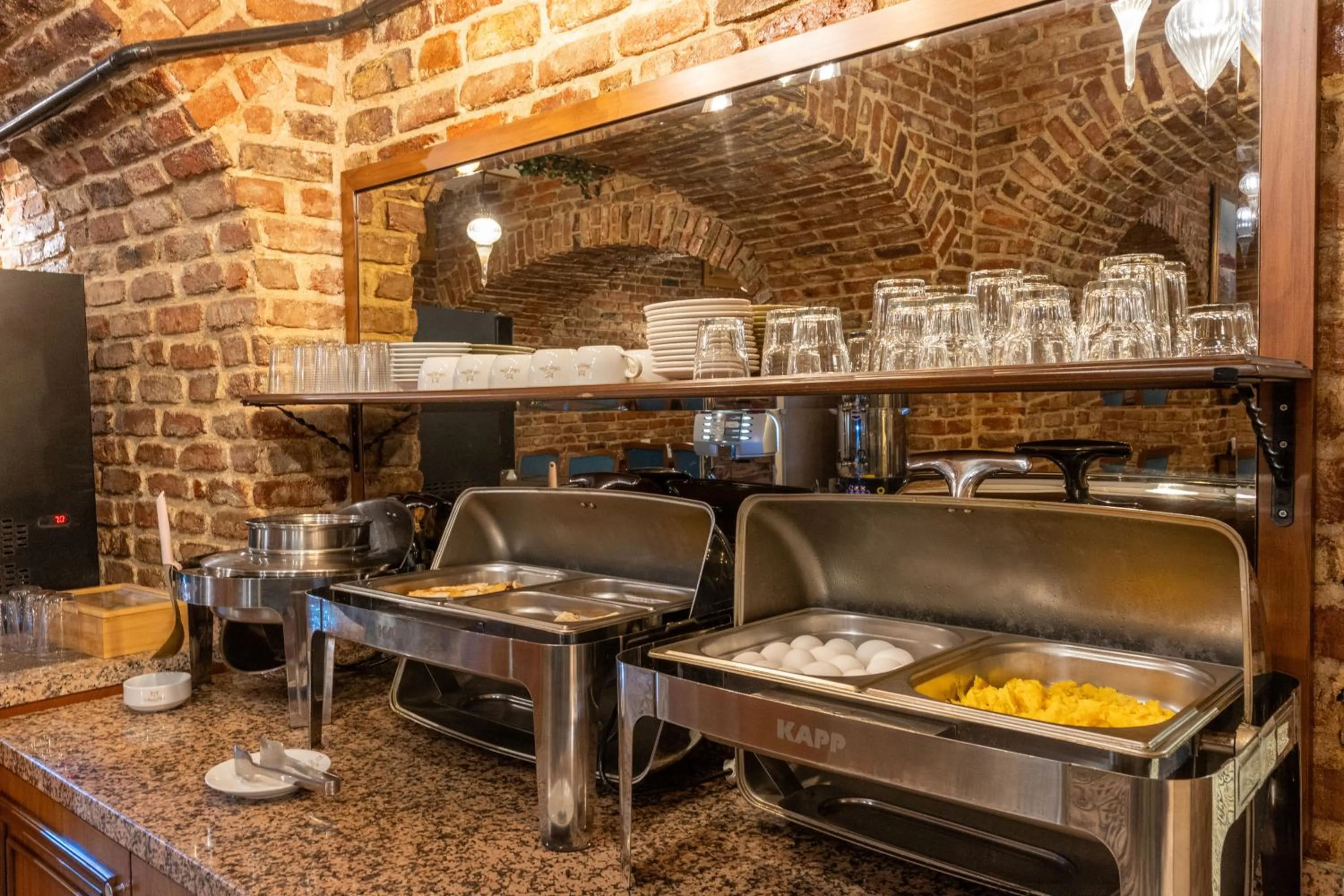 Restaurant/places to eat in Meserret Palace Hotel - Special Category