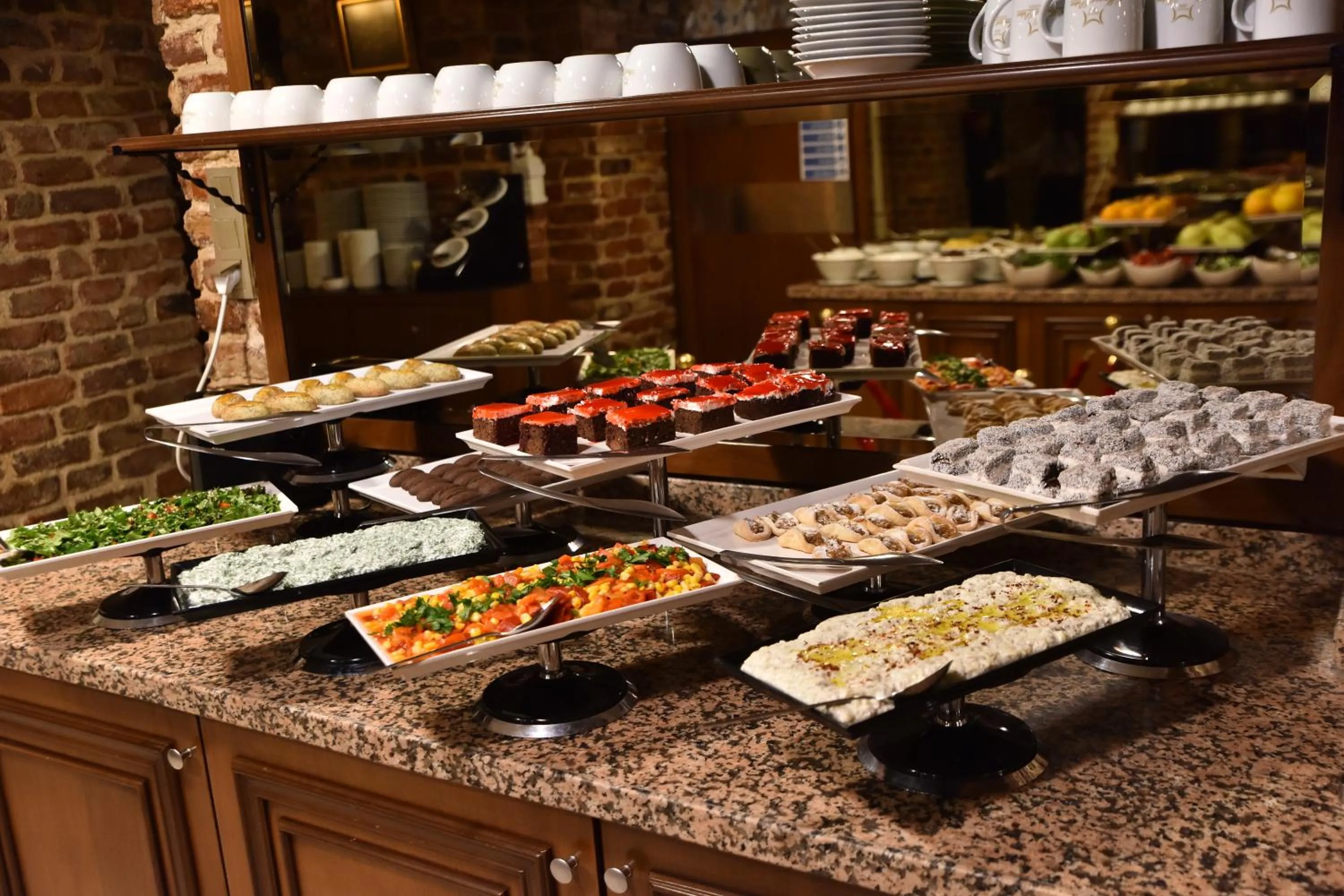 Restaurant/places to eat in Meserret Palace Hotel - Special Category