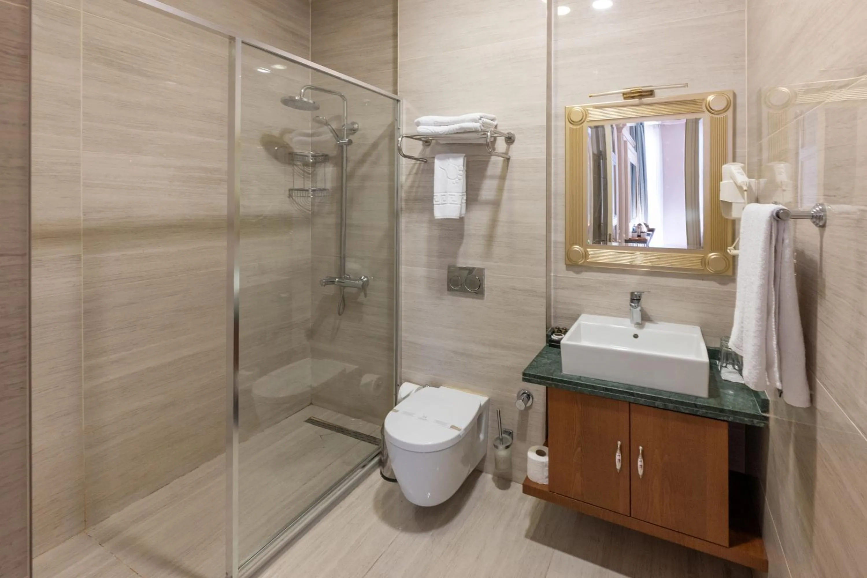 Shower in Meserret Palace Hotel - Special Category