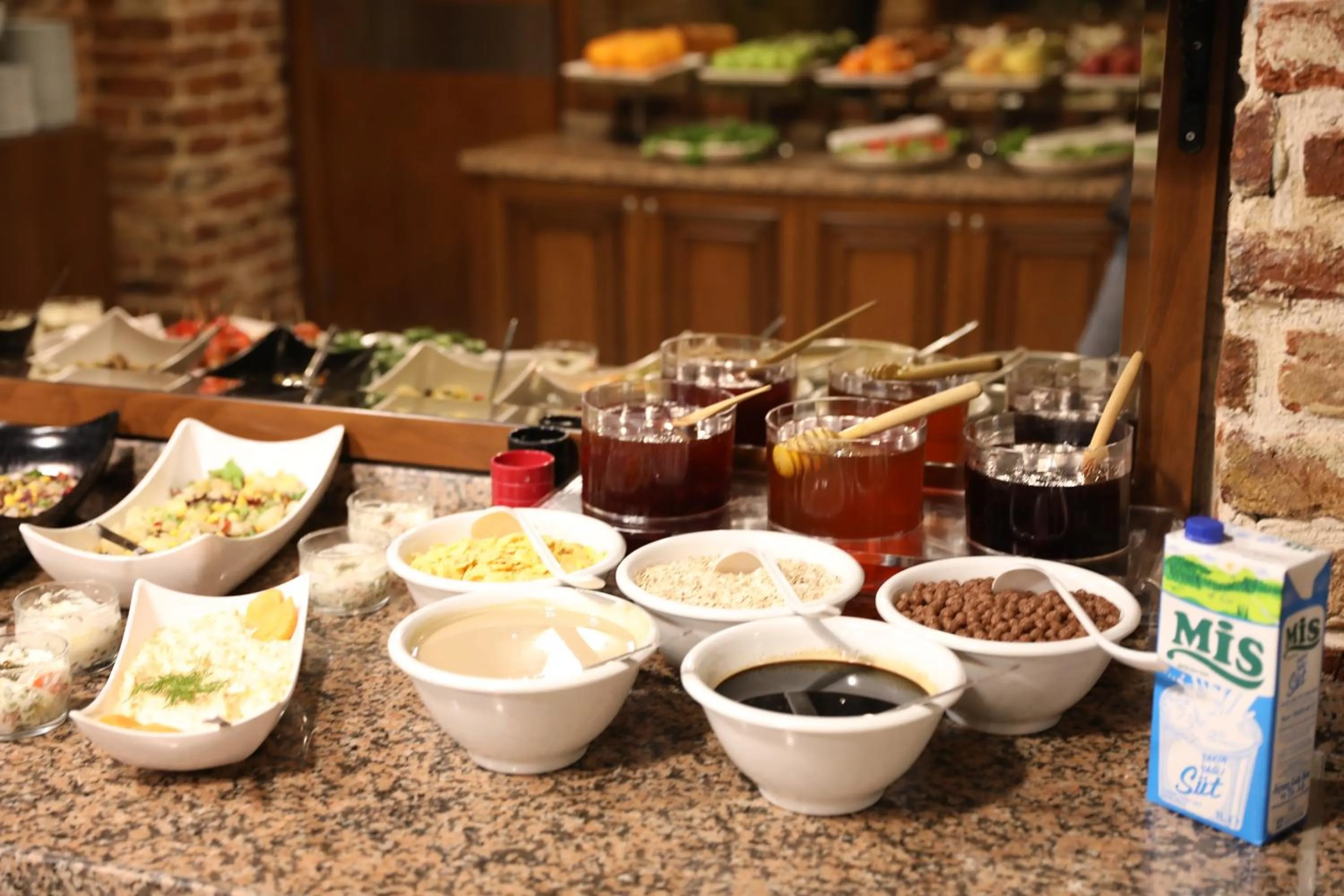 Restaurant/places to eat in Meserret Palace Hotel - Special Category