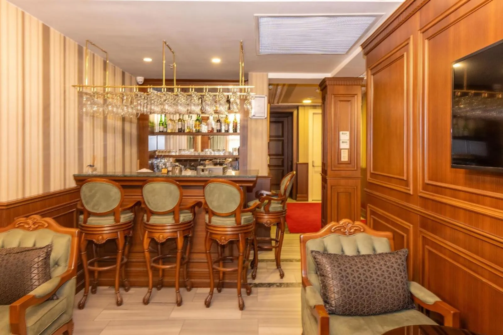 Lounge or bar in Meserret Palace Hotel - Special Category