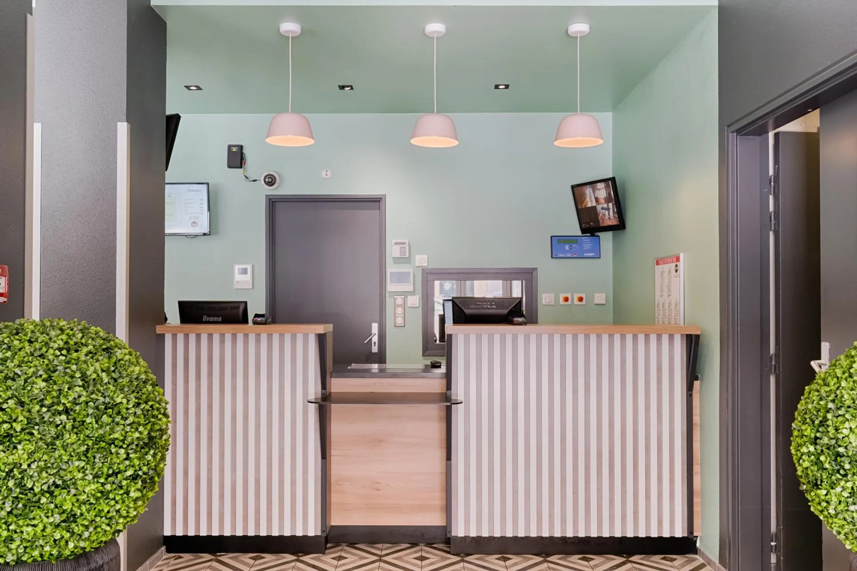 Lobby or reception in B&B HOTEL Marseille Centre La Joliette