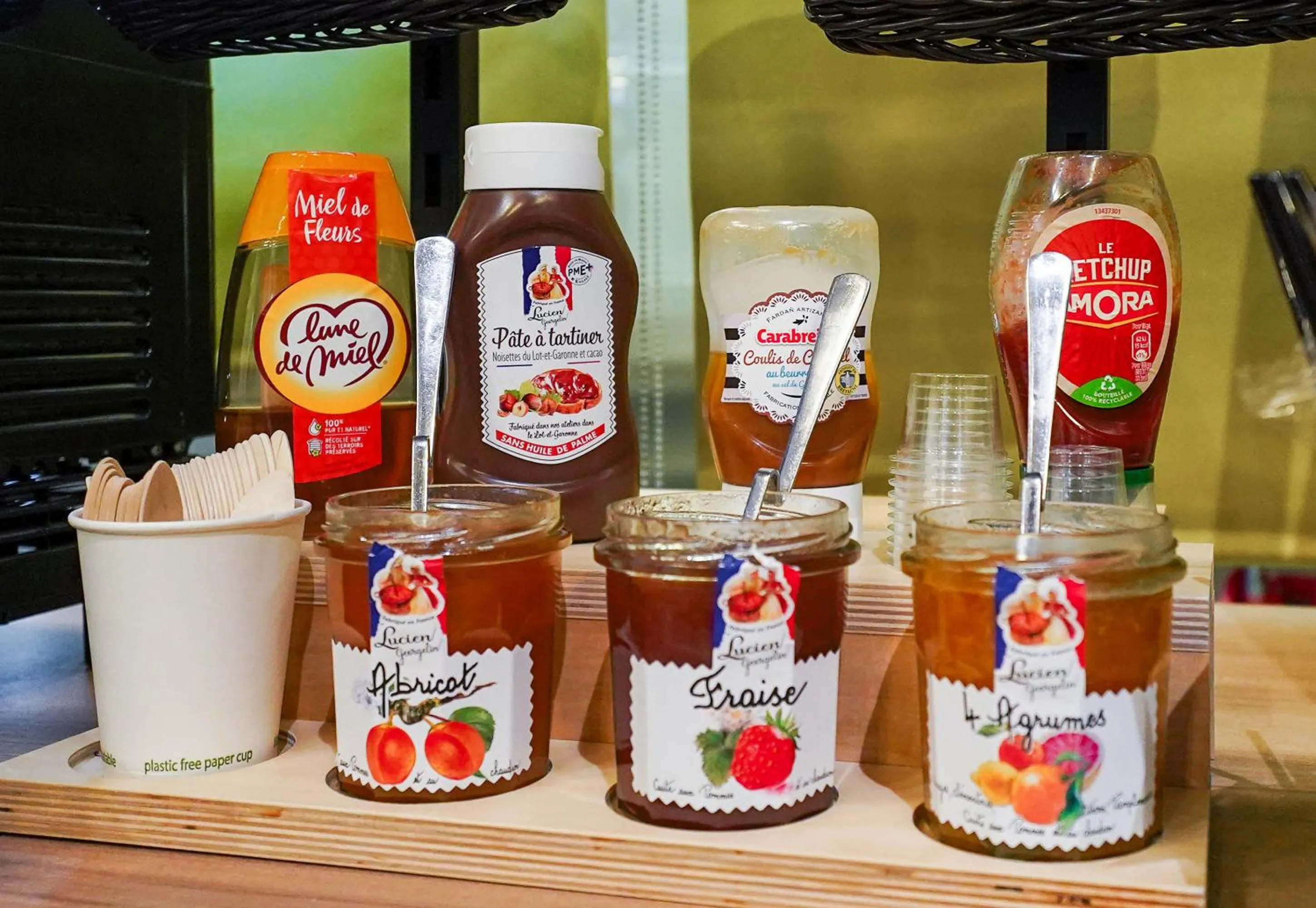 Buffet breakfast in B&B HOTEL Marseille Centre La Joliette