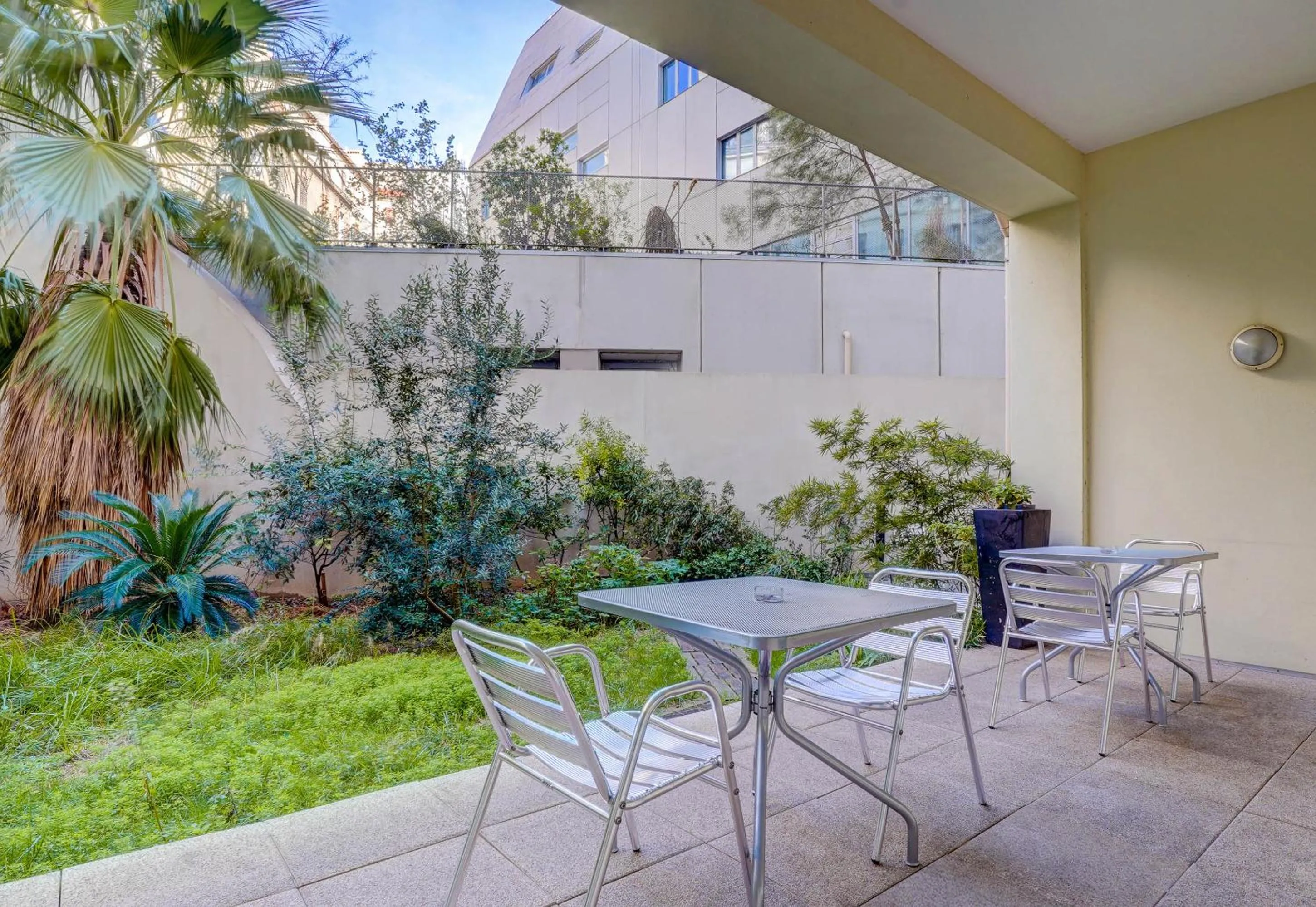 Patio in B&B HOTEL Marseille Centre La Joliette