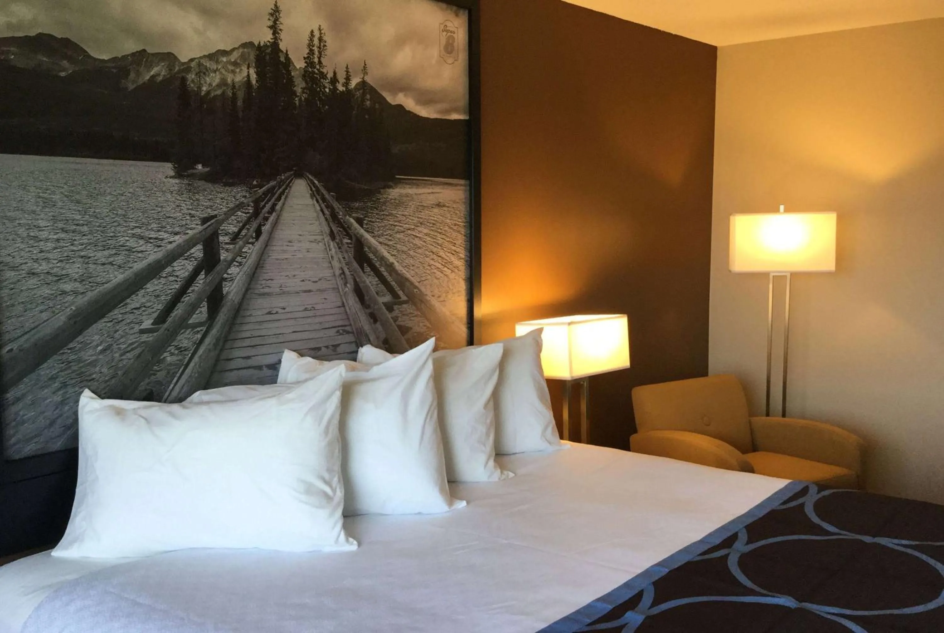 Photo of the whole room, Bed in Super 8 by Wyndham Spruce Grove