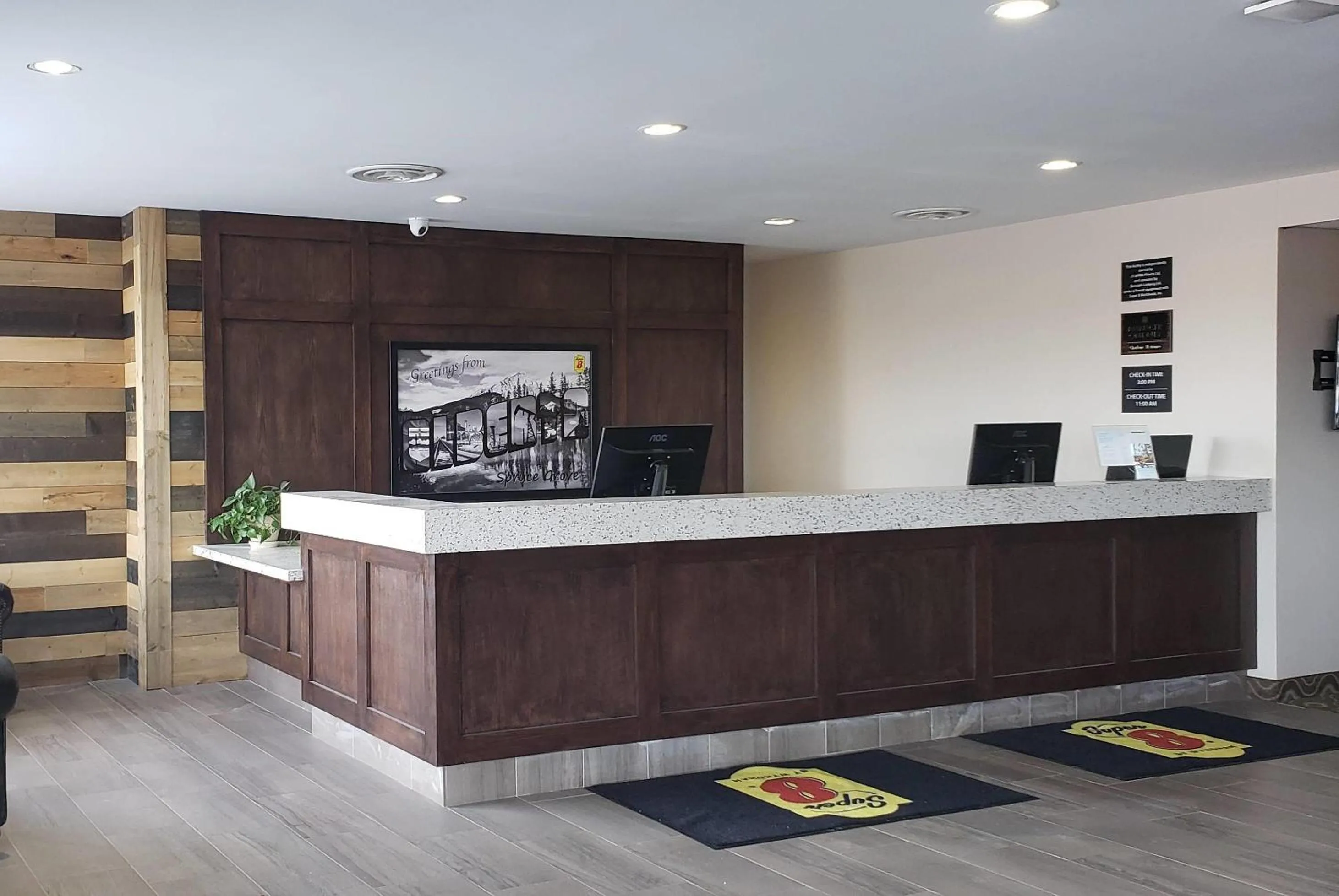 Lobby or reception in Super 8 by Wyndham Spruce Grove