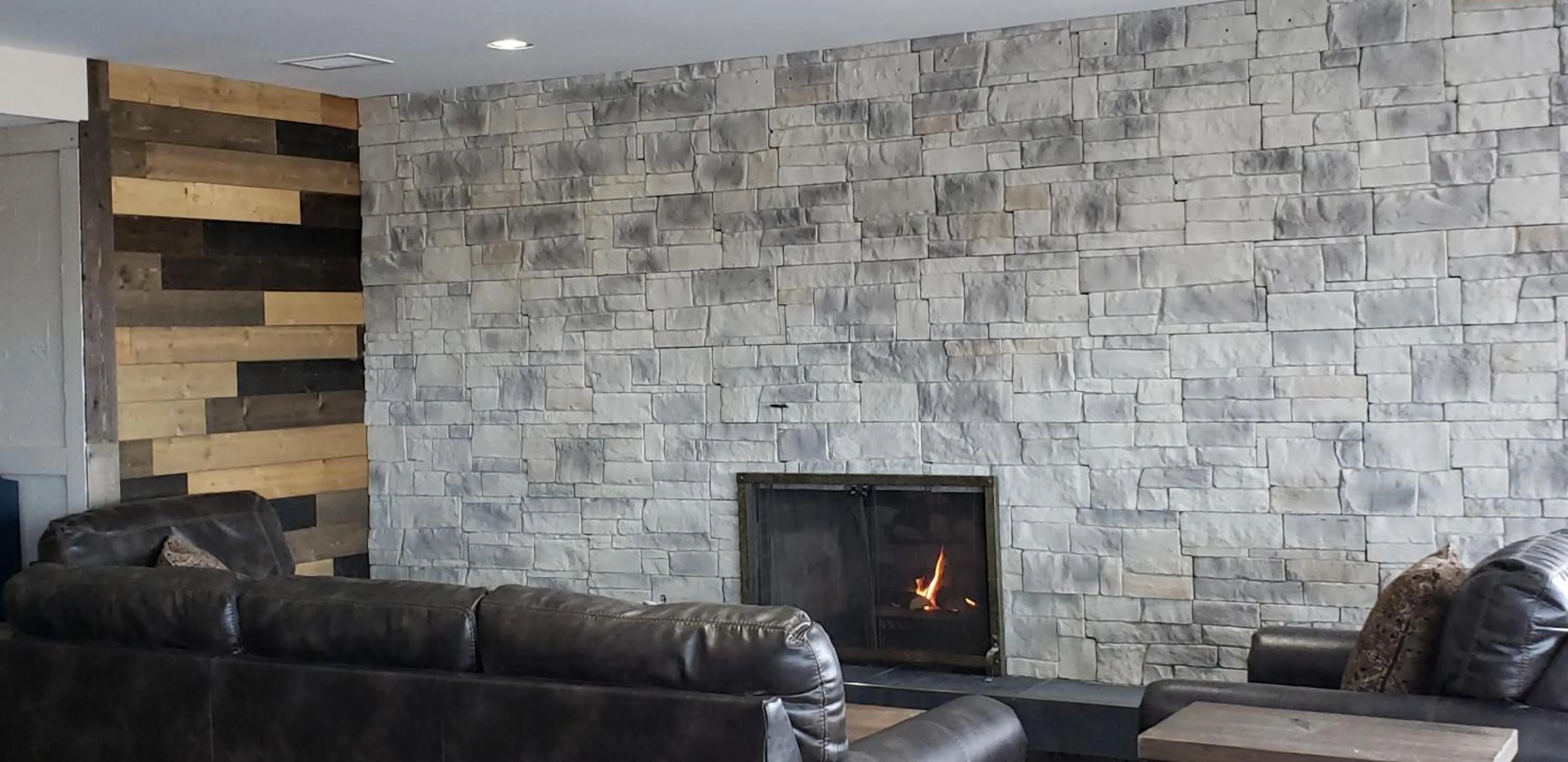 Lobby or reception in Super 8 by Wyndham Spruce Grove