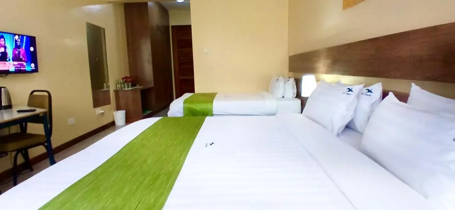 Deluxe Double Room - single occupancy in LIA Hotel & Training Centre Deluxe Double Room - single occupancy in LIA Hotel & Training Centre